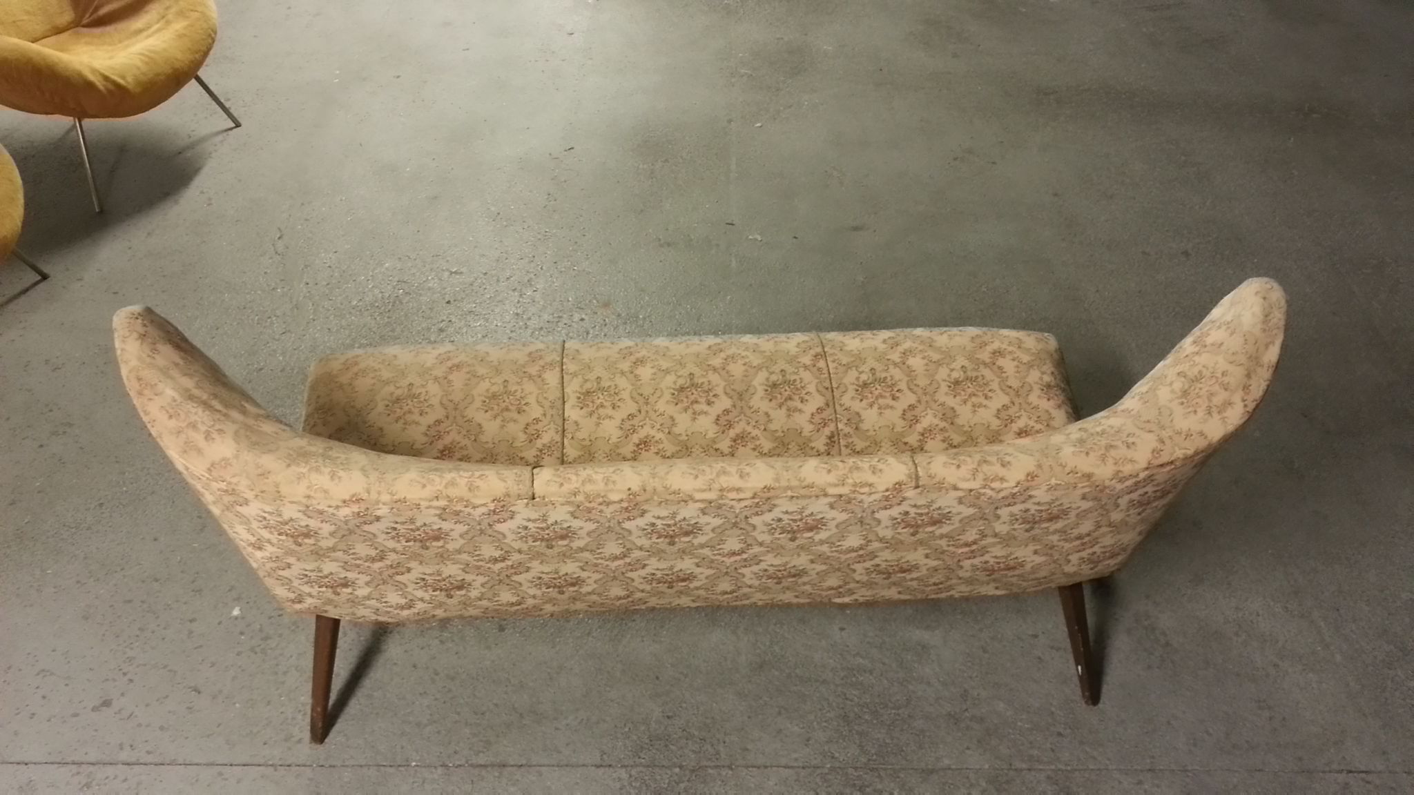 Canapé sofa cocktail années 50 sculptural