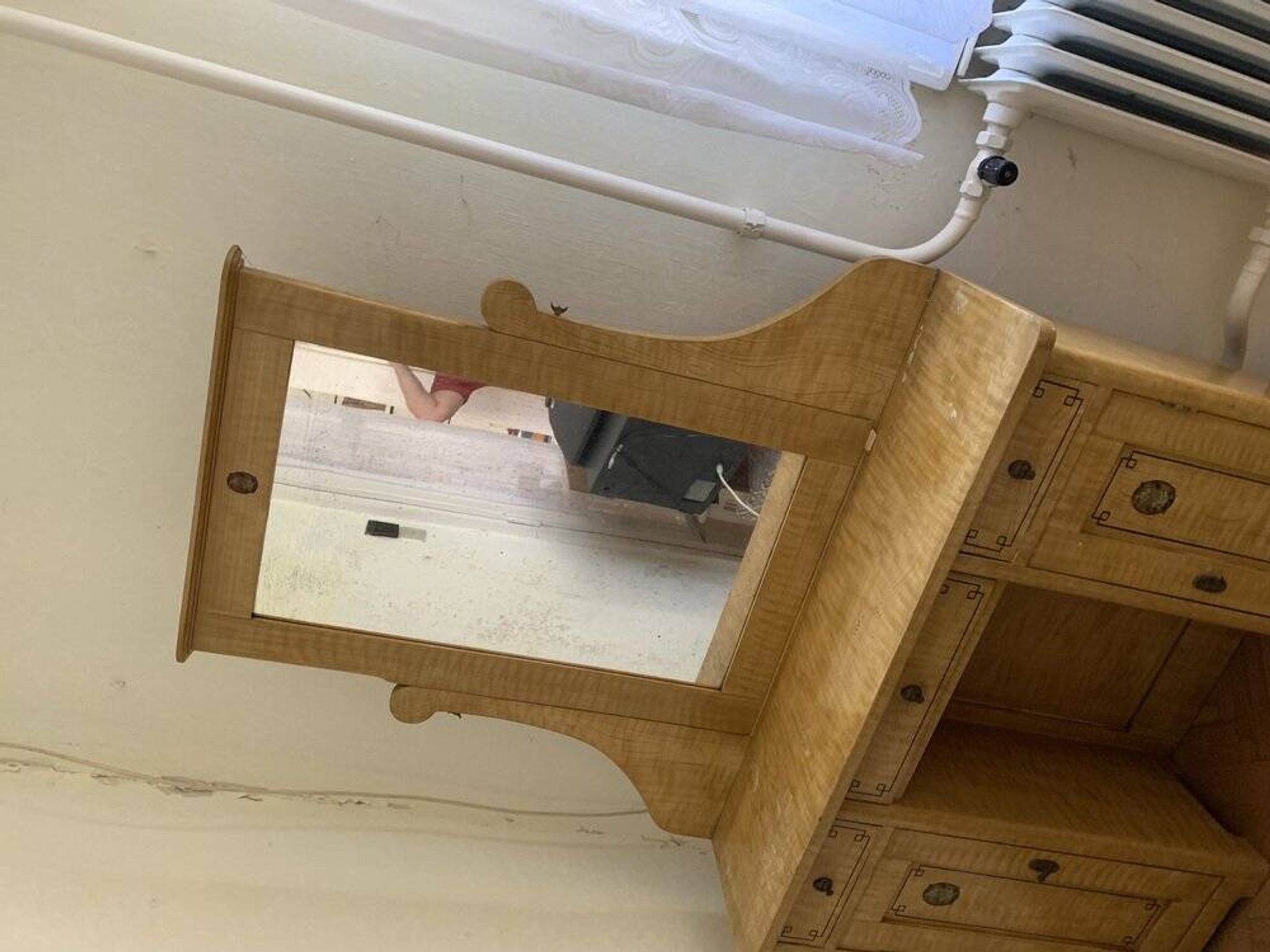Coiffeuse en bois brun peinte à la main avec miroir intégré — début du 20e siècle