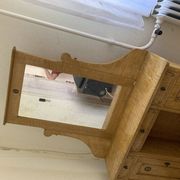 Coiffeuse en bois brun peinte à la main avec miroir intégré — début du 20e siècle