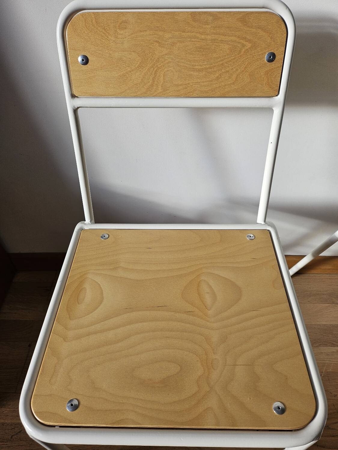 2 chairs once!