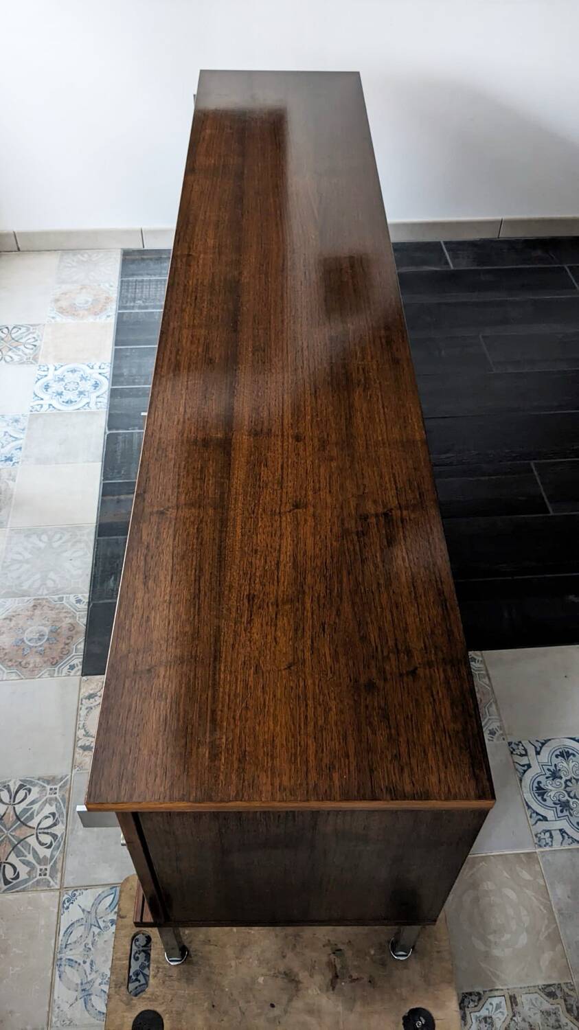 Airborne Midcentury Enfilade