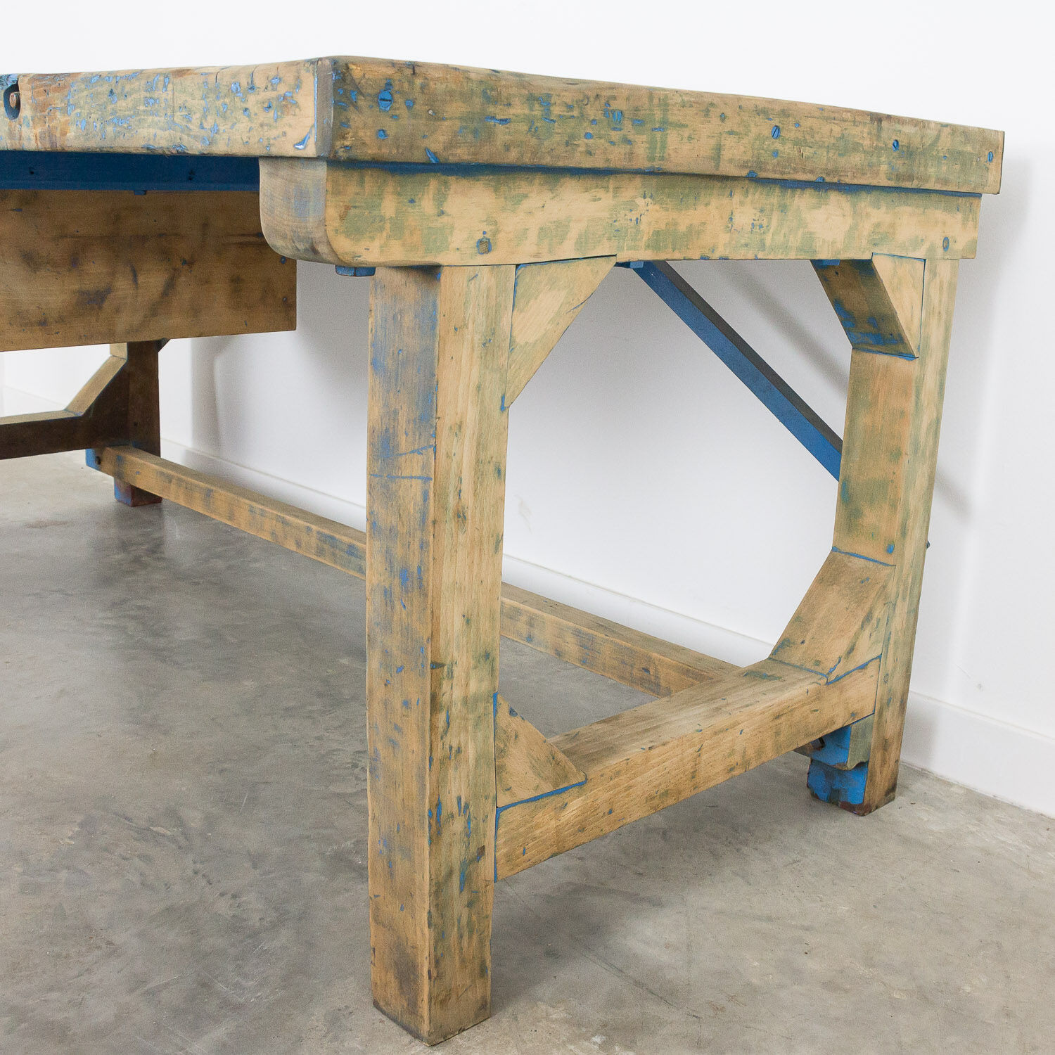 Industrial workbench