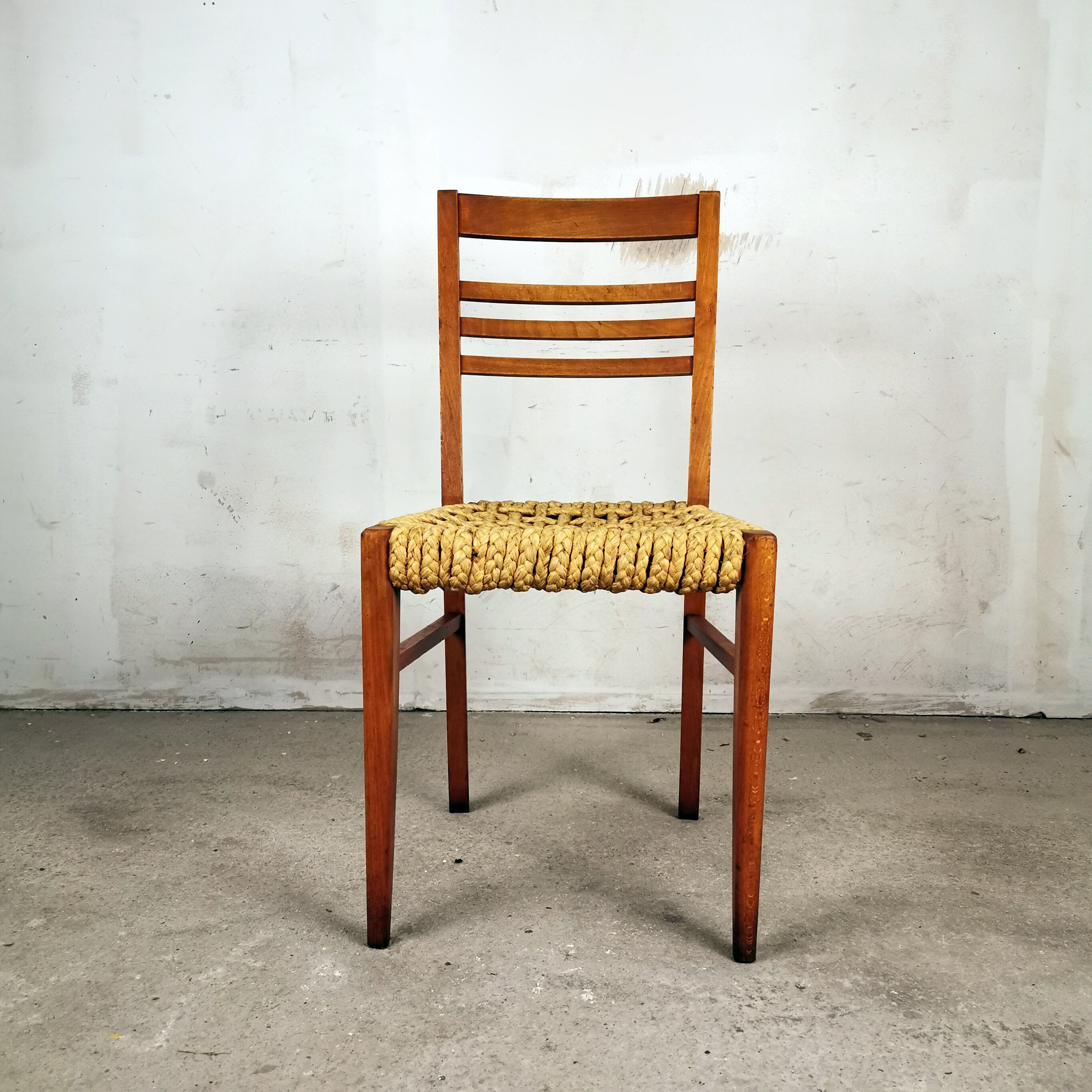 Paire de chaises bois et corde Audoux Minnet, 1950