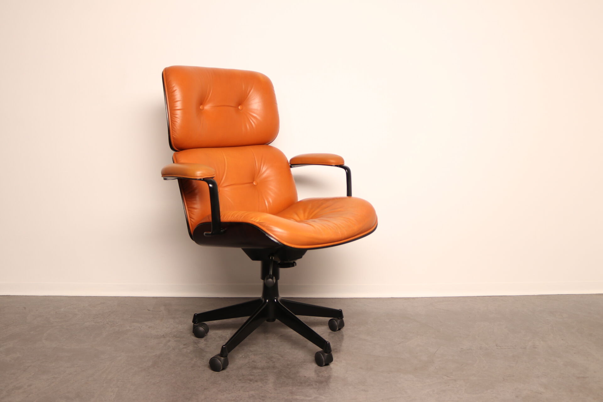 Swivel office chair - highback - in cognac leather by Ico Parisi for MIM - Italy - 1970's