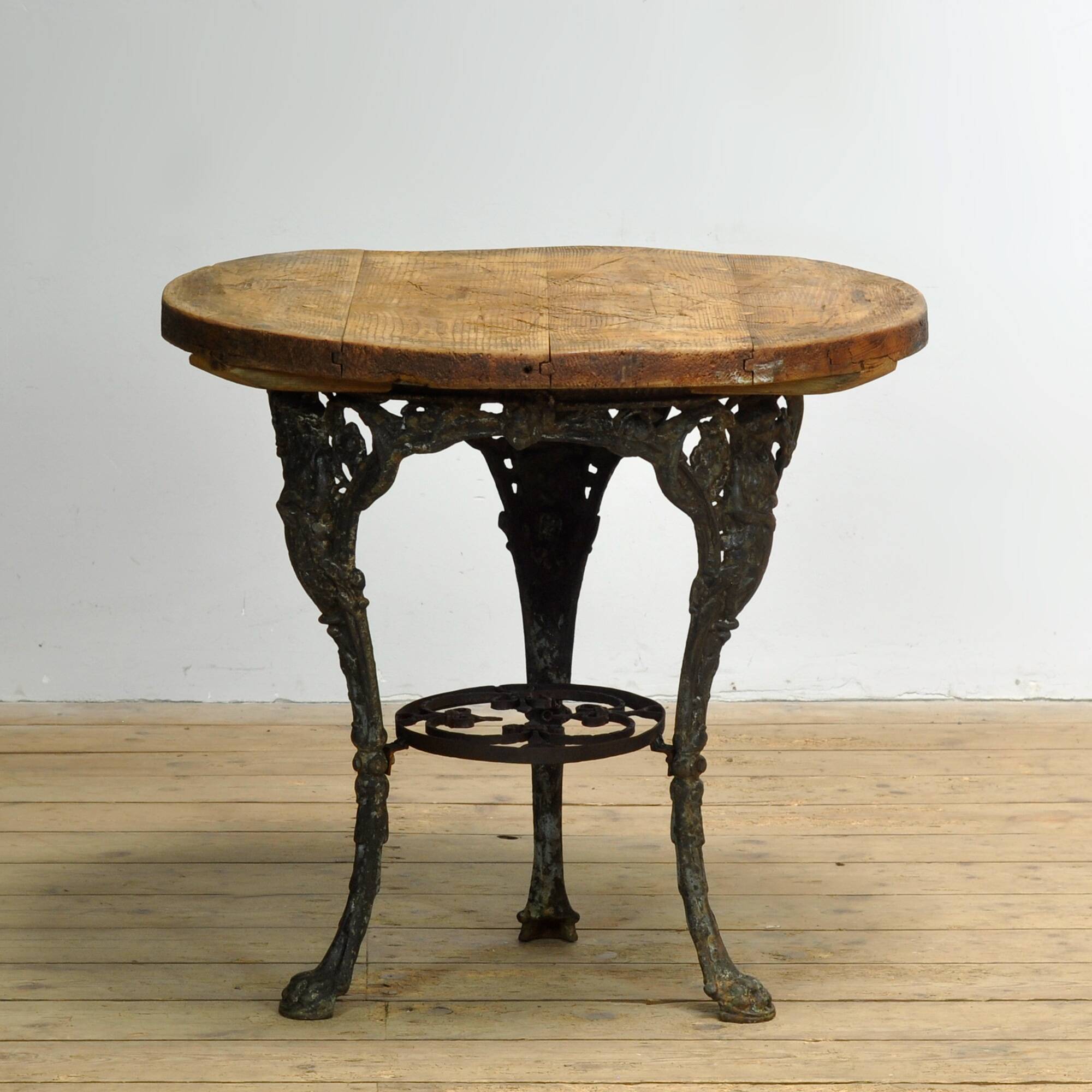 Cast iron garden table with pine top