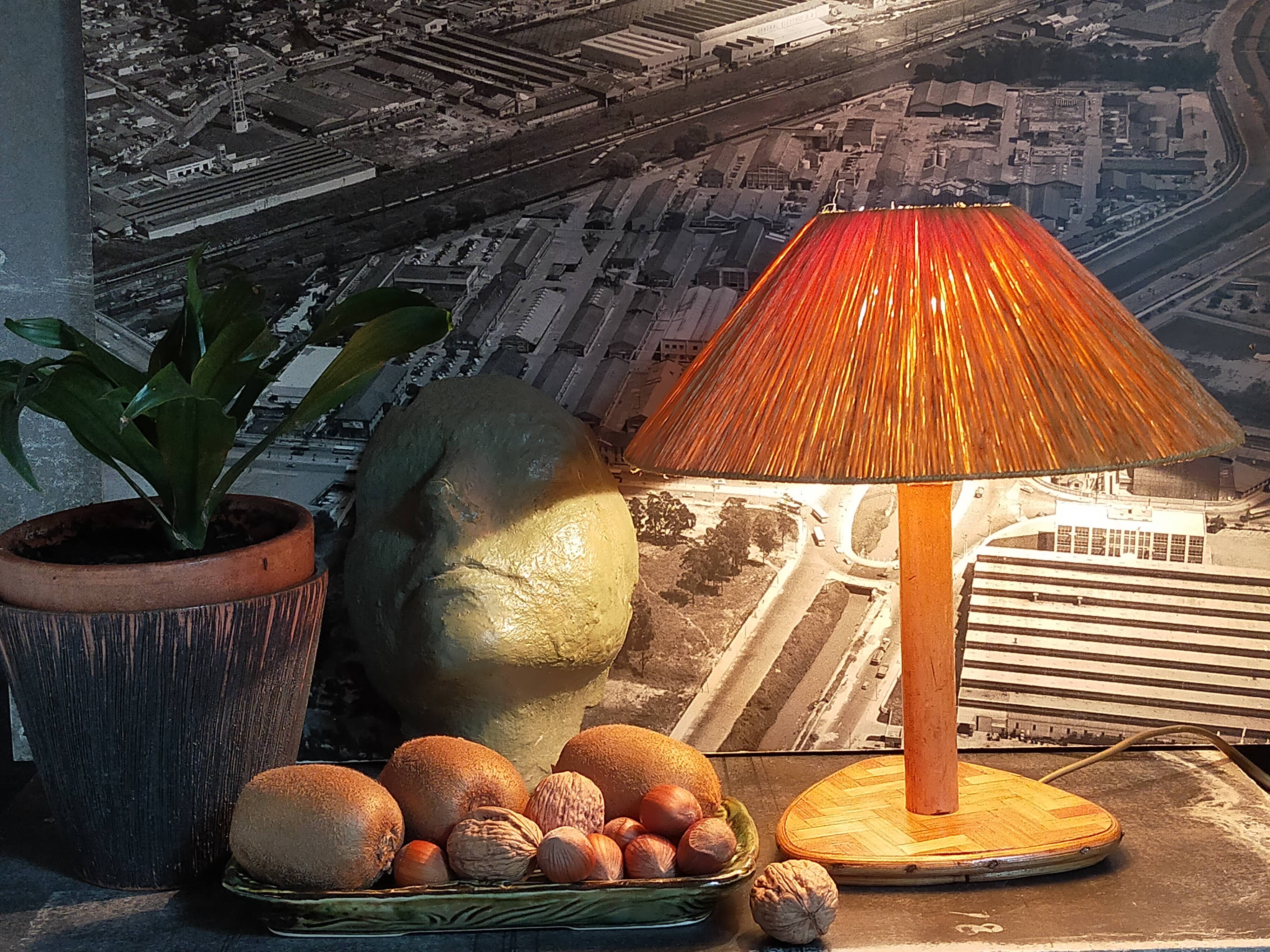 Table lamp in wood and rattan, 50s raffia lampshade