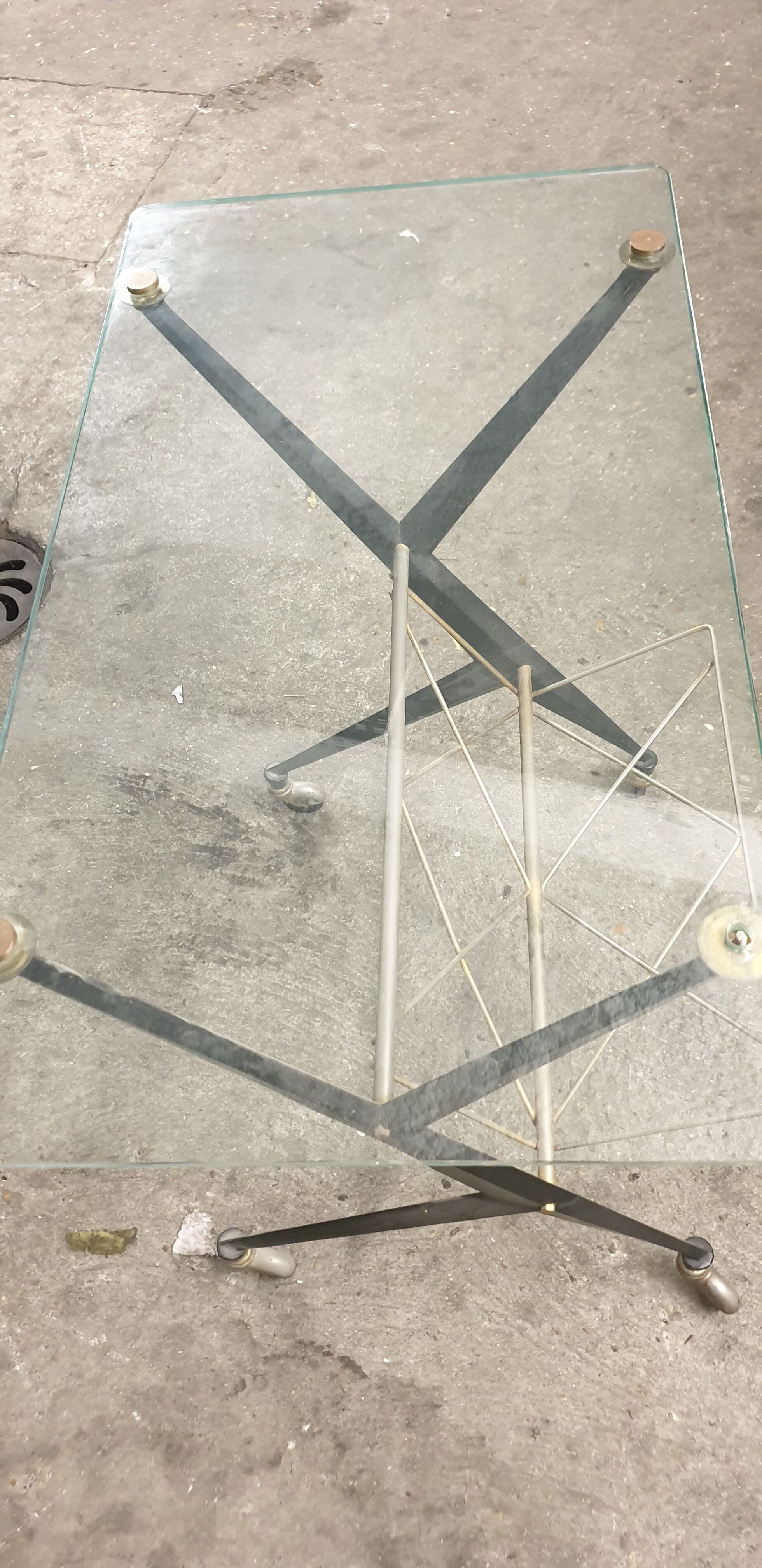 Table porte revu verre et metal 50/60