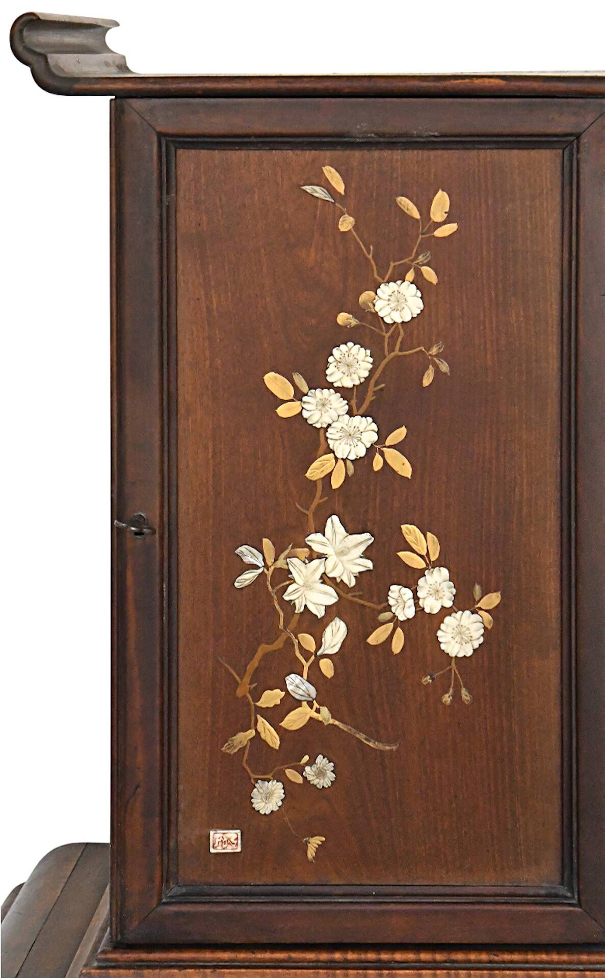Cabinet japonisant