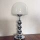 Lampe champignon vintage années 70 pied chromé  et globe opaline