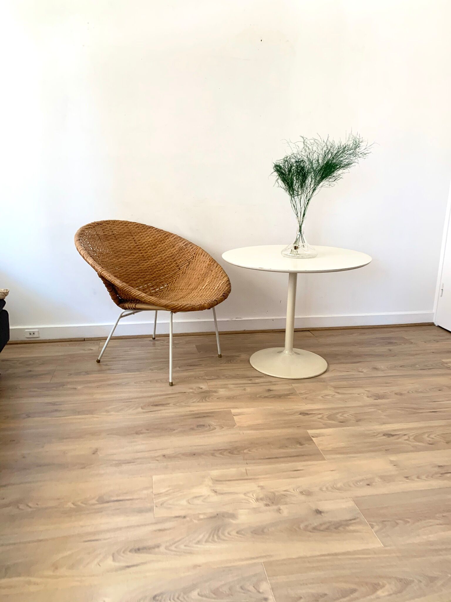 Side table with tulip foot