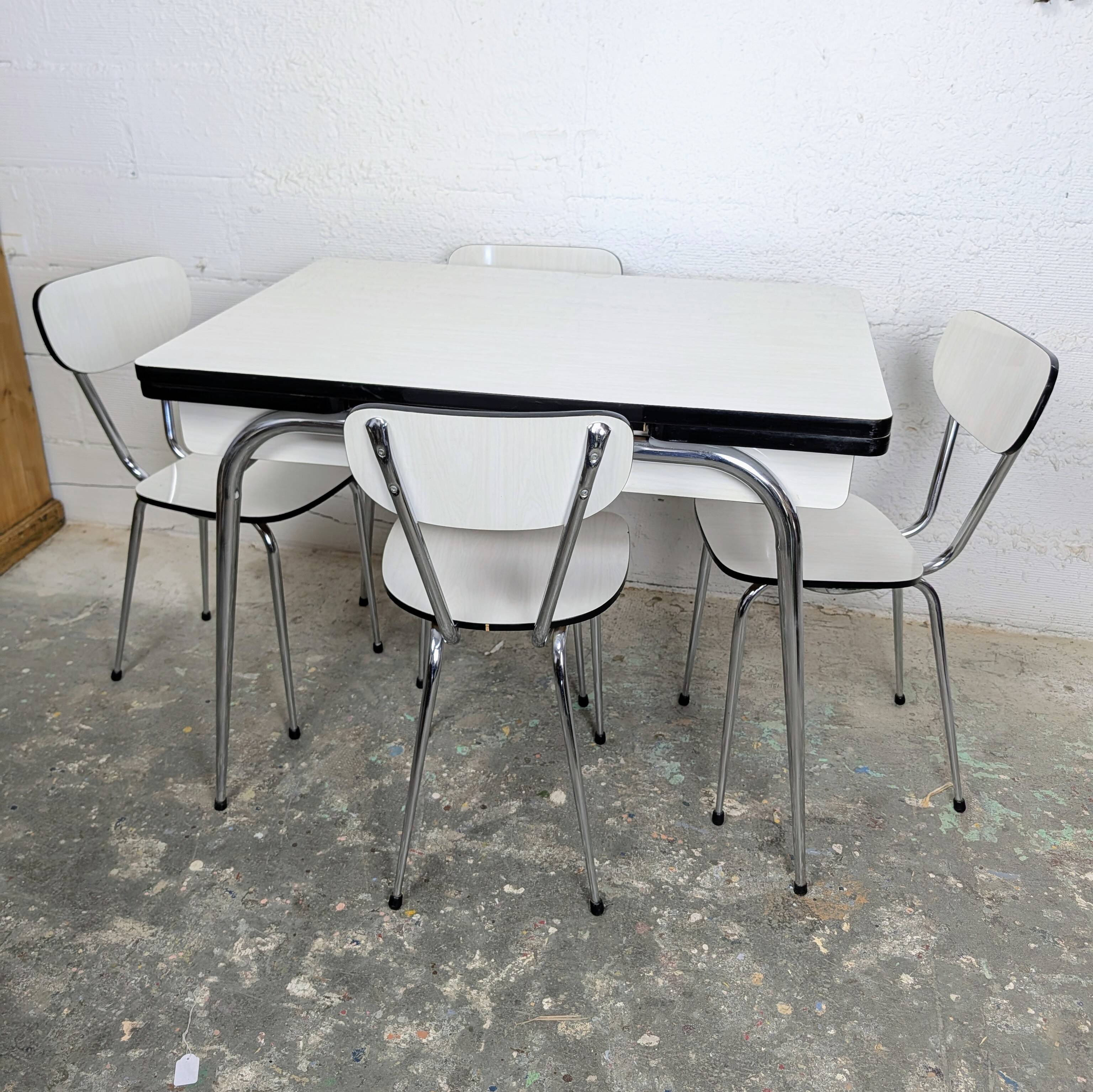 Table extensible en formica