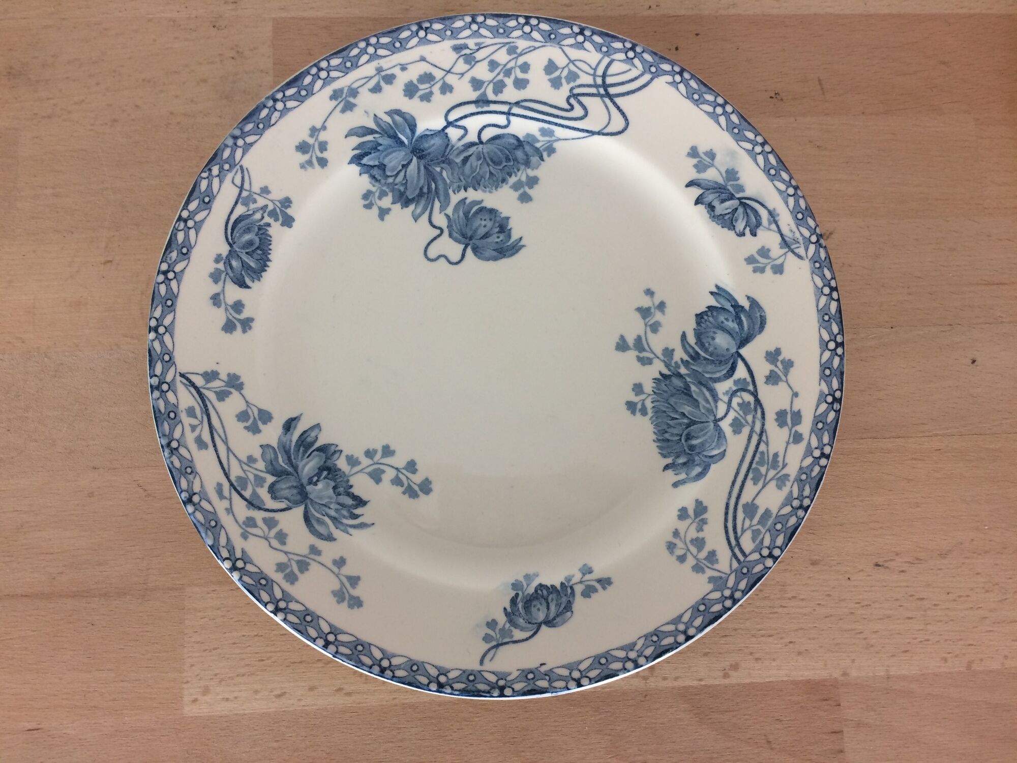 6 assiettes plates, 6 creuses, 1 ravier Royat Sarreguemines