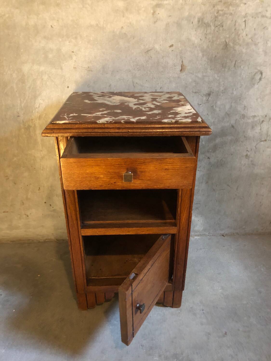 1930s / Art Deco Bedside Table
