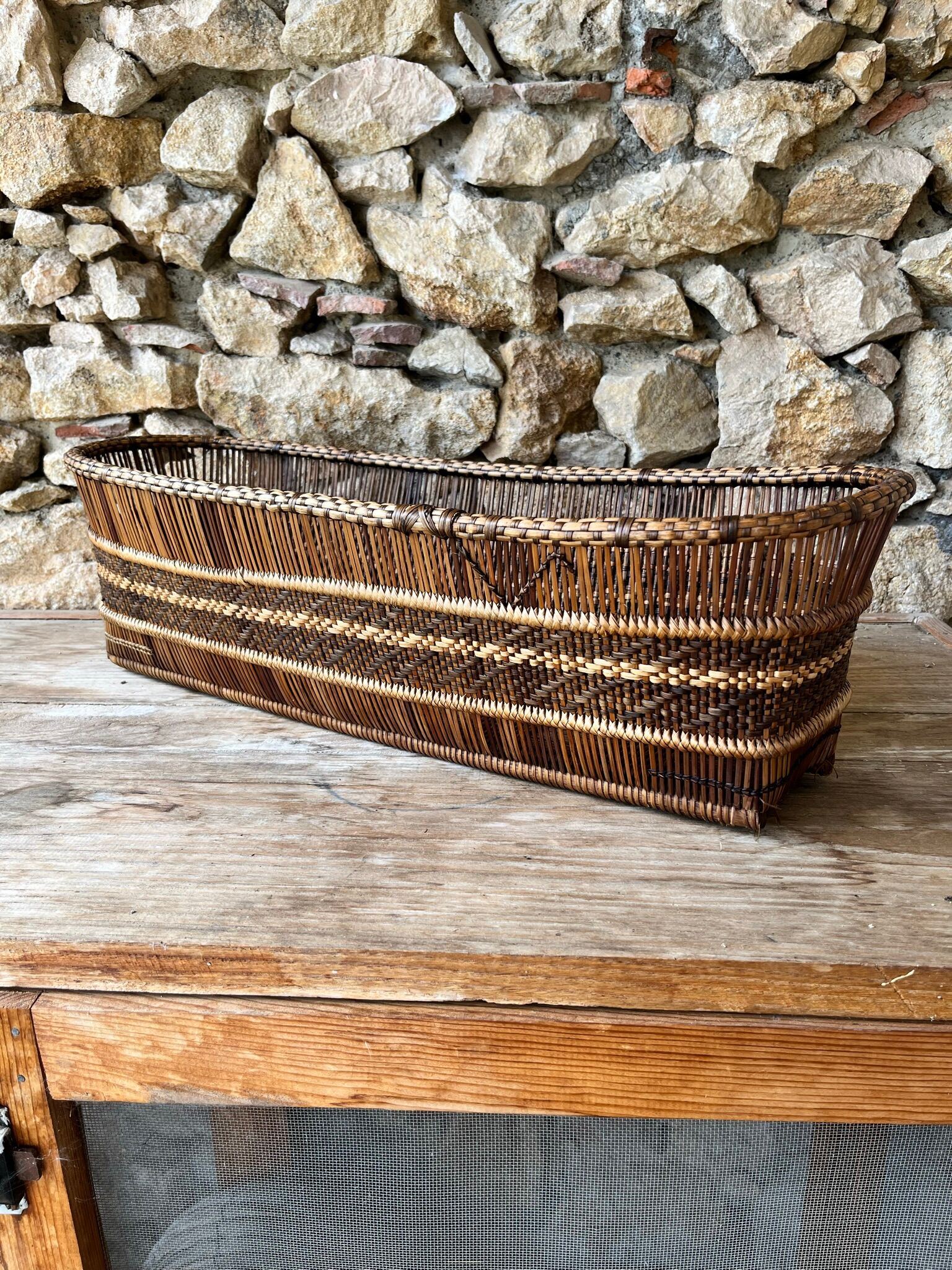 Pot cover in wicker and rattan