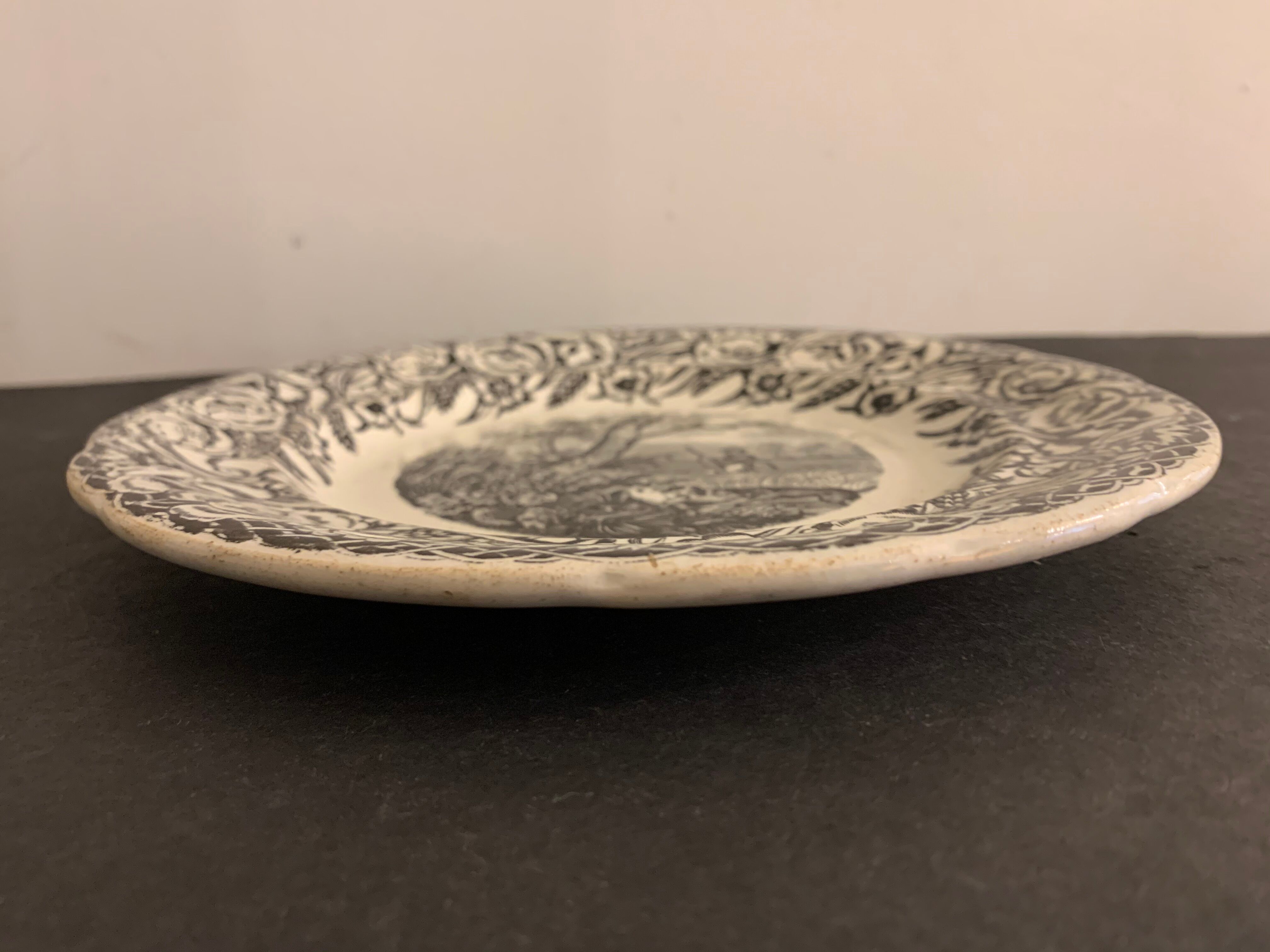 Dessert plate on partridge hunting, Gien 19th century