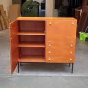 Sideboard Pierre Guariche Meurop modèle 1293 en Teck