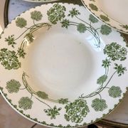 set of 8 hollow plates in Digoin Sarreguemines Iron Earth model "Geranium" green late 19th century