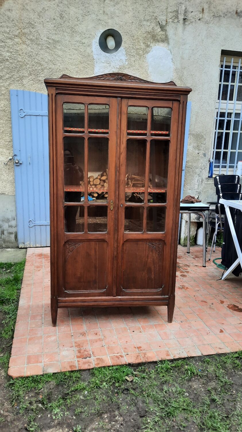 Art Deco style showcase