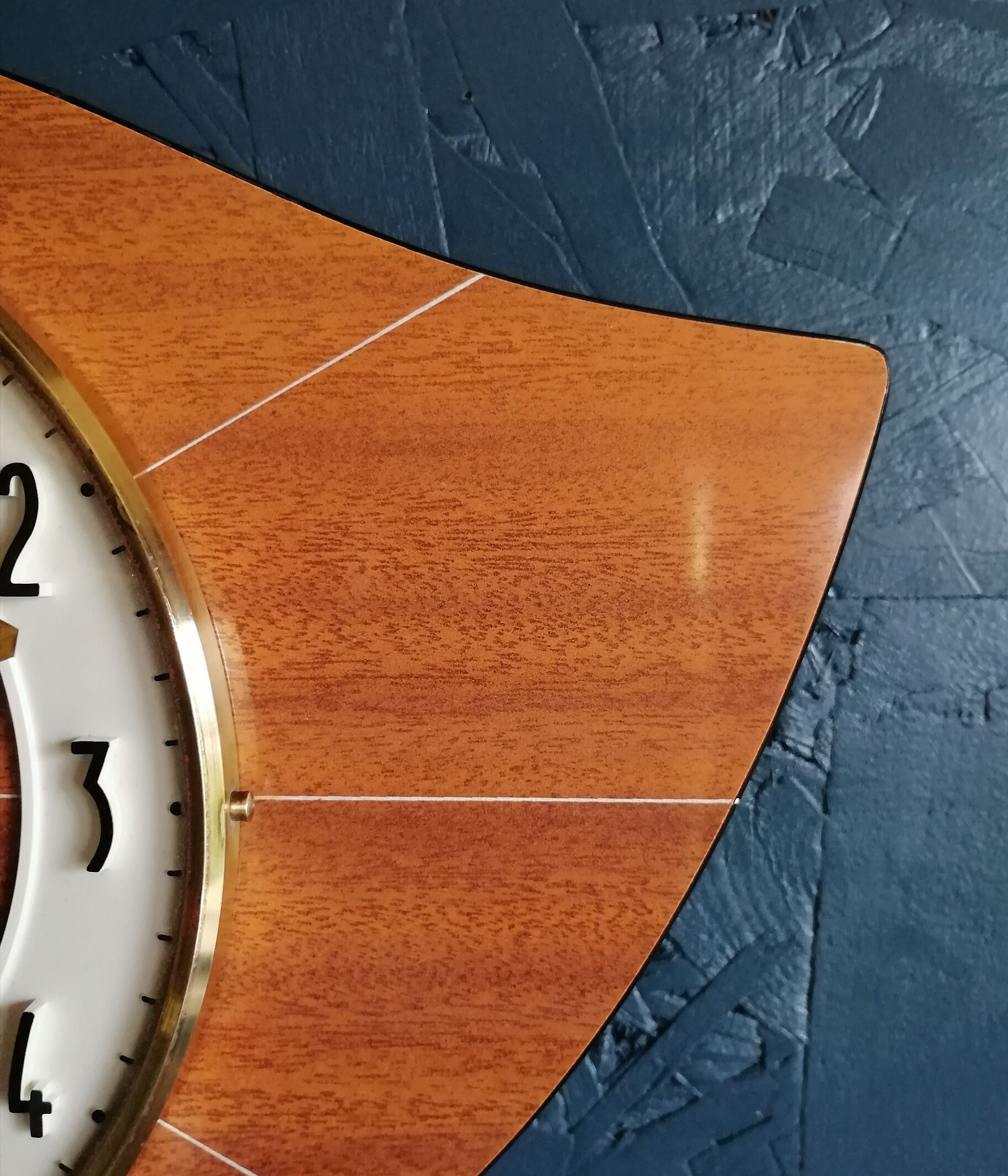 Formica vintage asymmetrical silent wall clock "bayard mahogany"