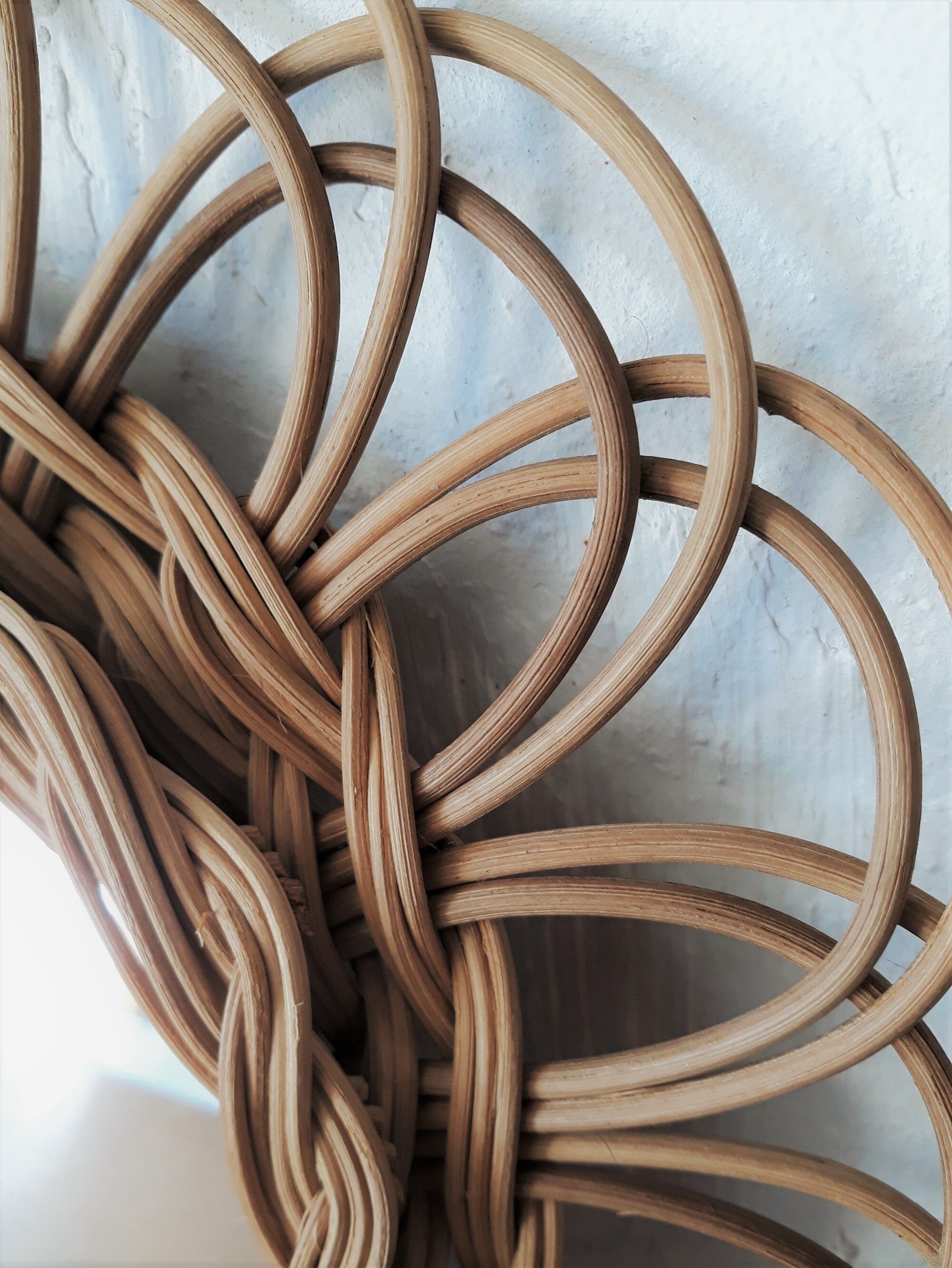 Mirror vintage wicker rattan shape flower 1960 Diameter 37cm