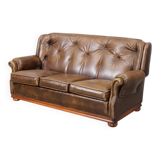 Art Forma “Pegasus” — English Leather Sofa — Timeless Club-Style Presence —