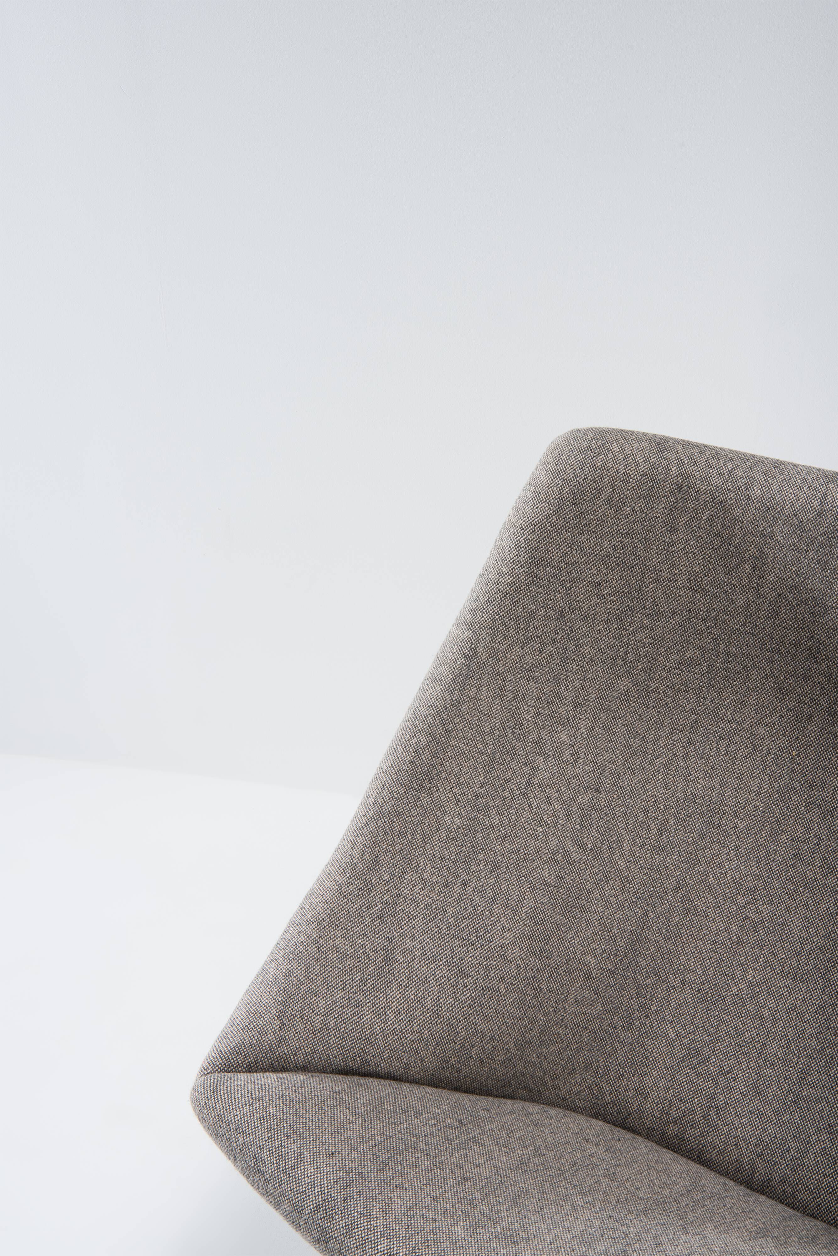 Oyster chair with Ottoman - Pierre Paulin