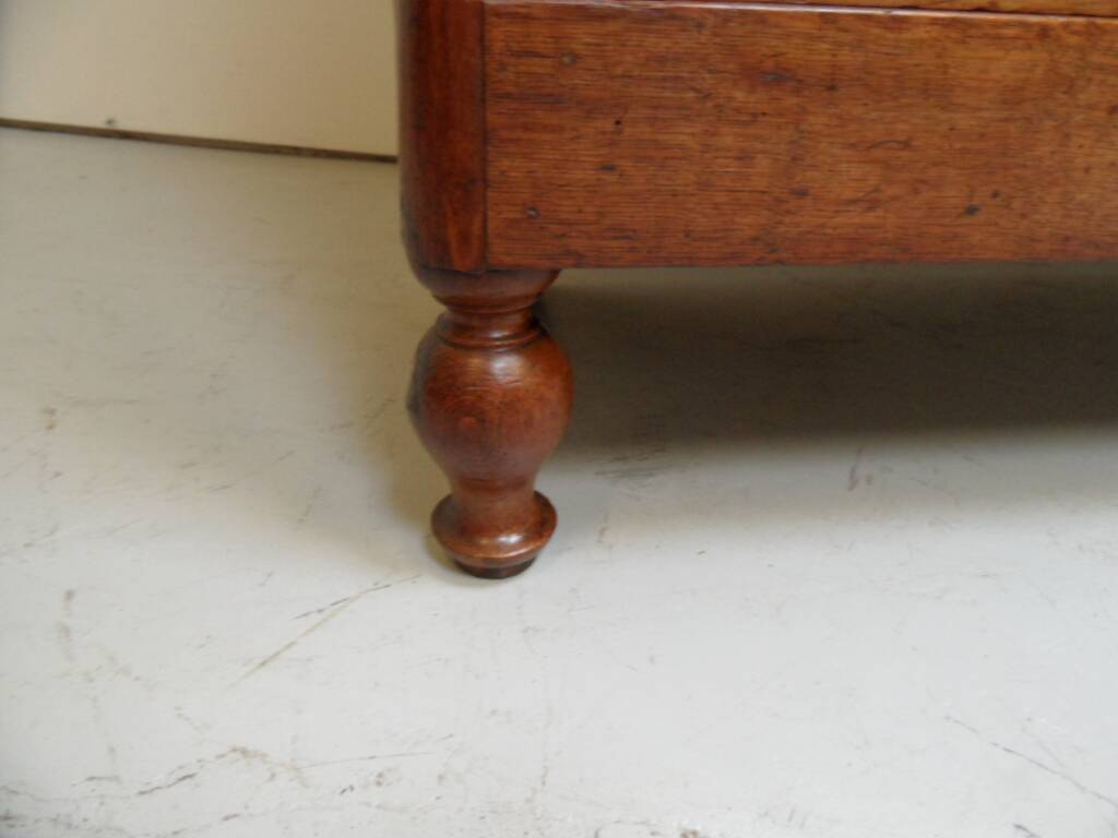 Antique oak chest of drawers  Chiffoniere