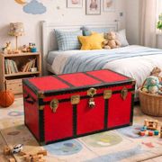 Large vintage trunk from the 1930s/40s.