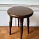 Tabouret en bois tourné à 4 pieds