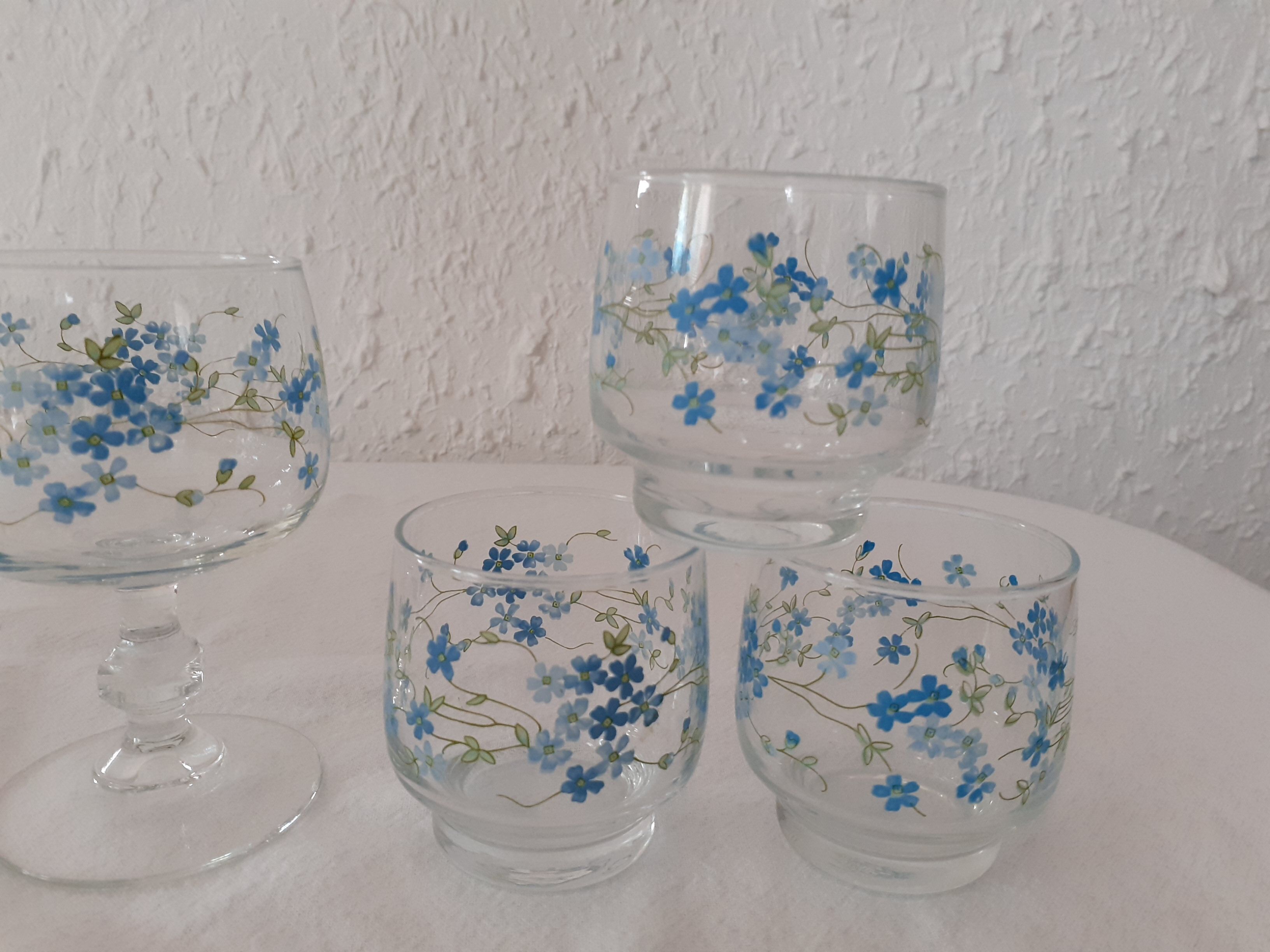 9 glasses blue flowers model veronica arcopal arcoroc vintage countryside