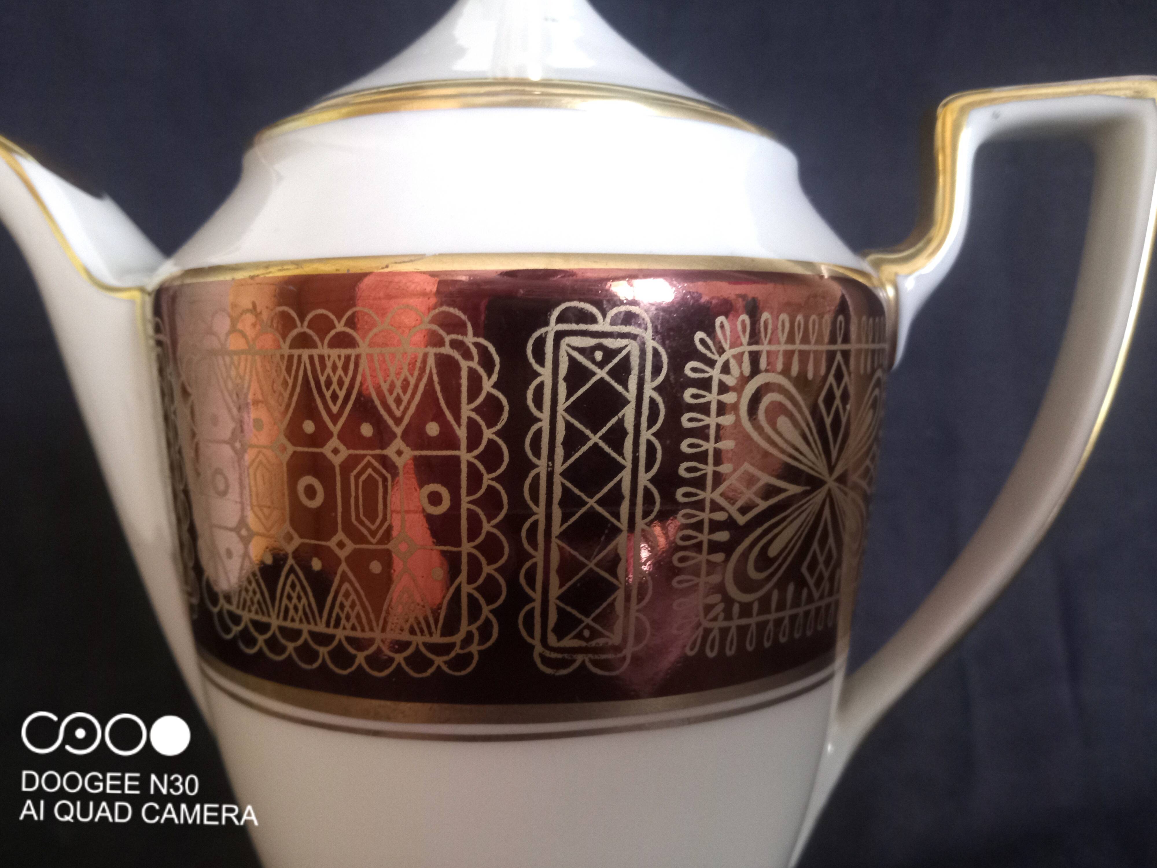 German Waldershof Bavaria porcelain coffee service, handmade decoration in 22 Carat gold