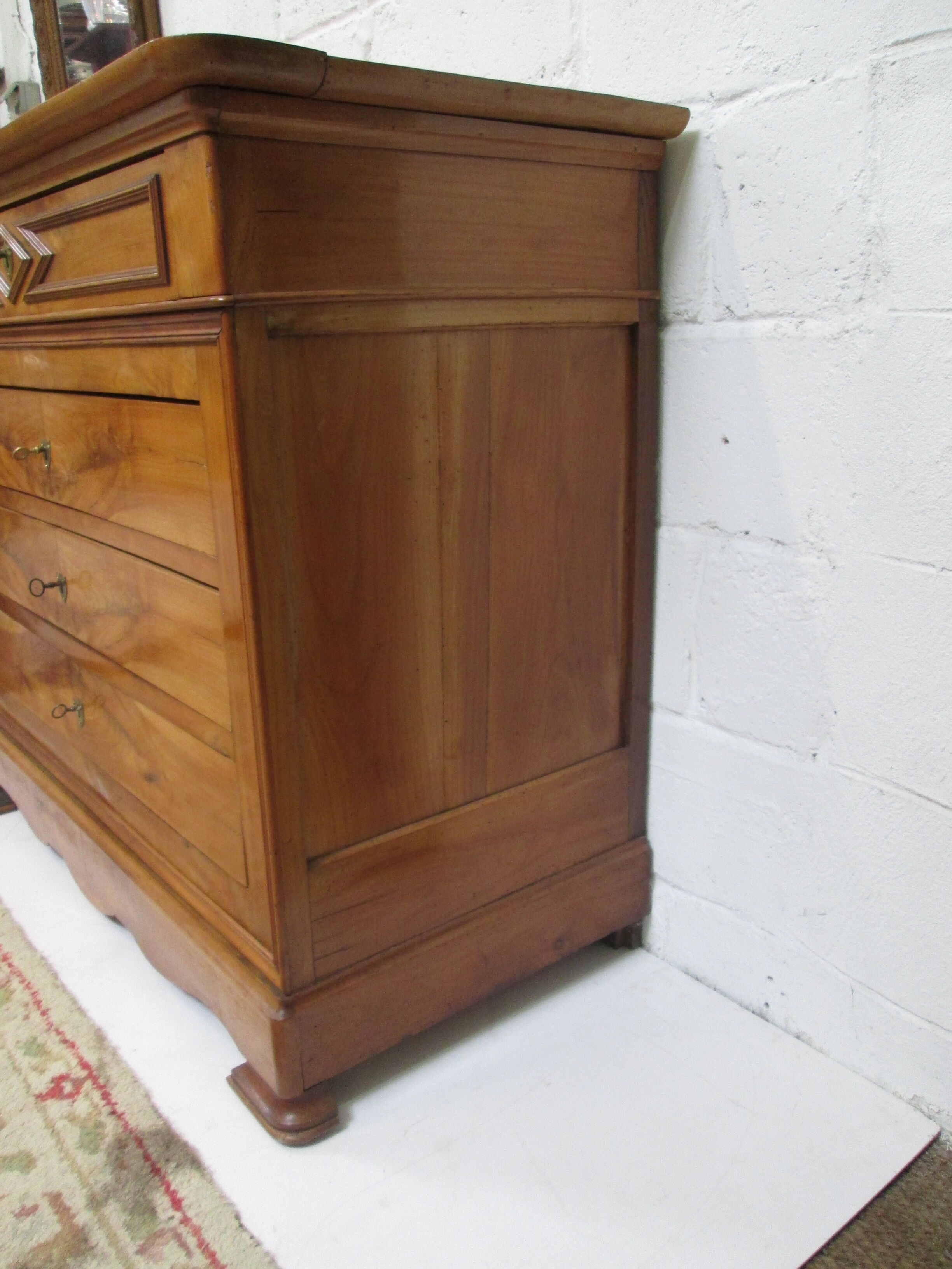 Cherry chest of drawers