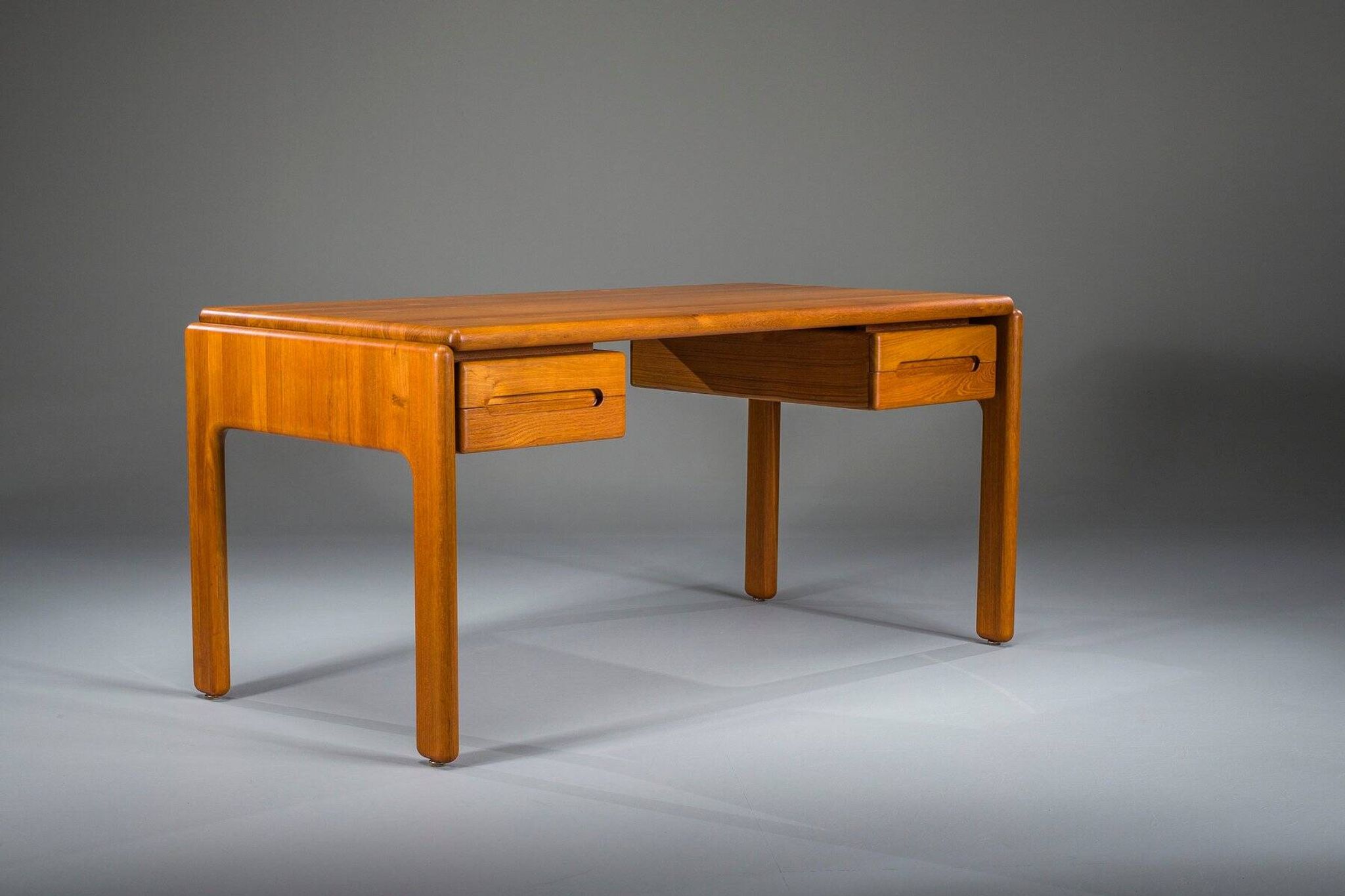 Bureau vintage en teck d'un ébéniste danois, années 1950