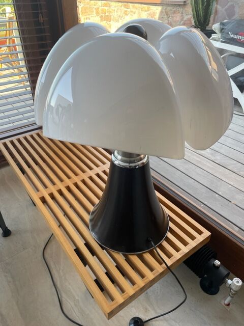 Pipistrello large model lamp by Gae Aulenti