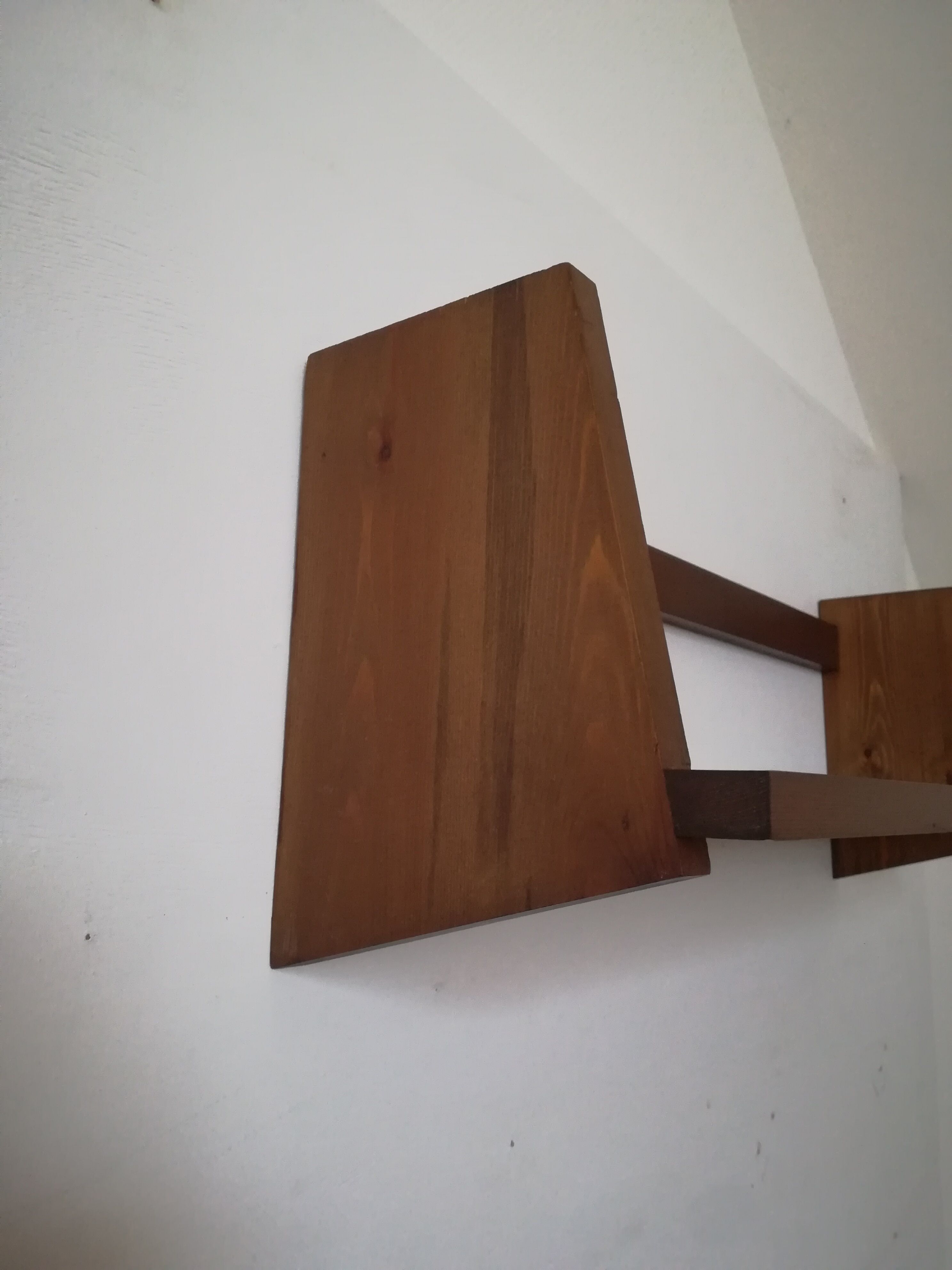 Wall shelf