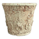 Cache-pot en terre cuite à motifs en relief