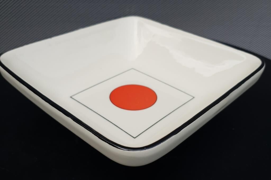Lot of 6 square plates model Tokyo by Gien H4