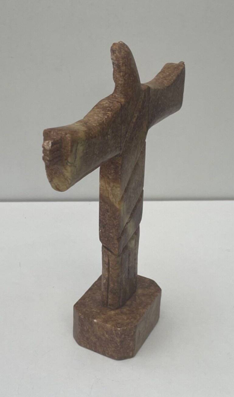 Statue Christ Rédempteur en Pierre Taillée – Sculpture Artisanale