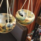 Pair of suspensions speckled glass paste