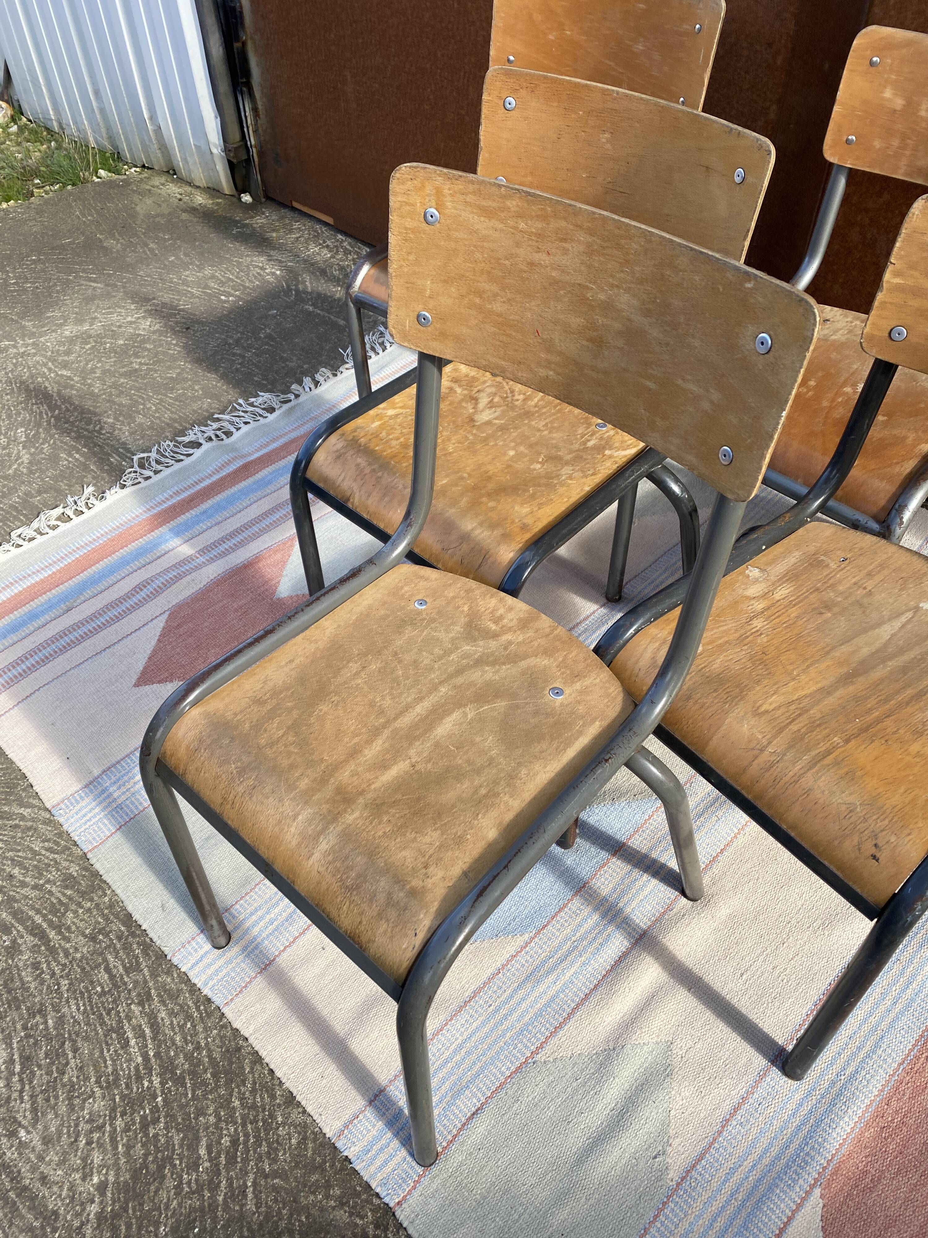 6 chaises école