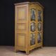 Petite armoire piémontaise laquée, dorée et peinte du 20e siècle.