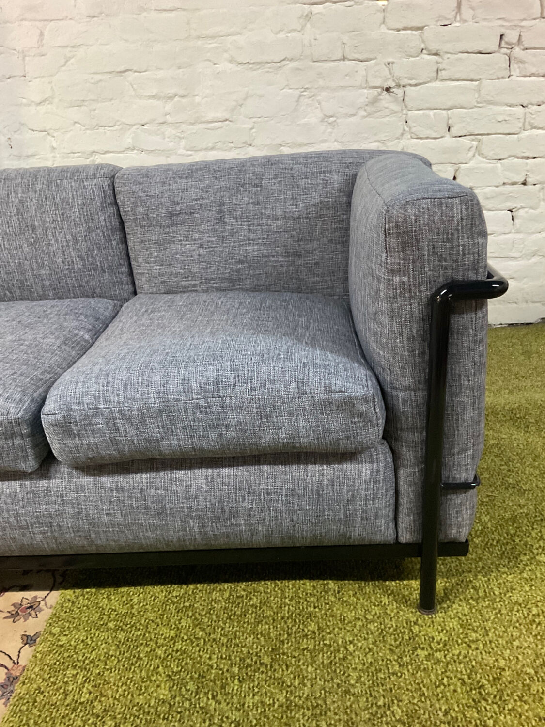 LC2 Le Corbusier sofa