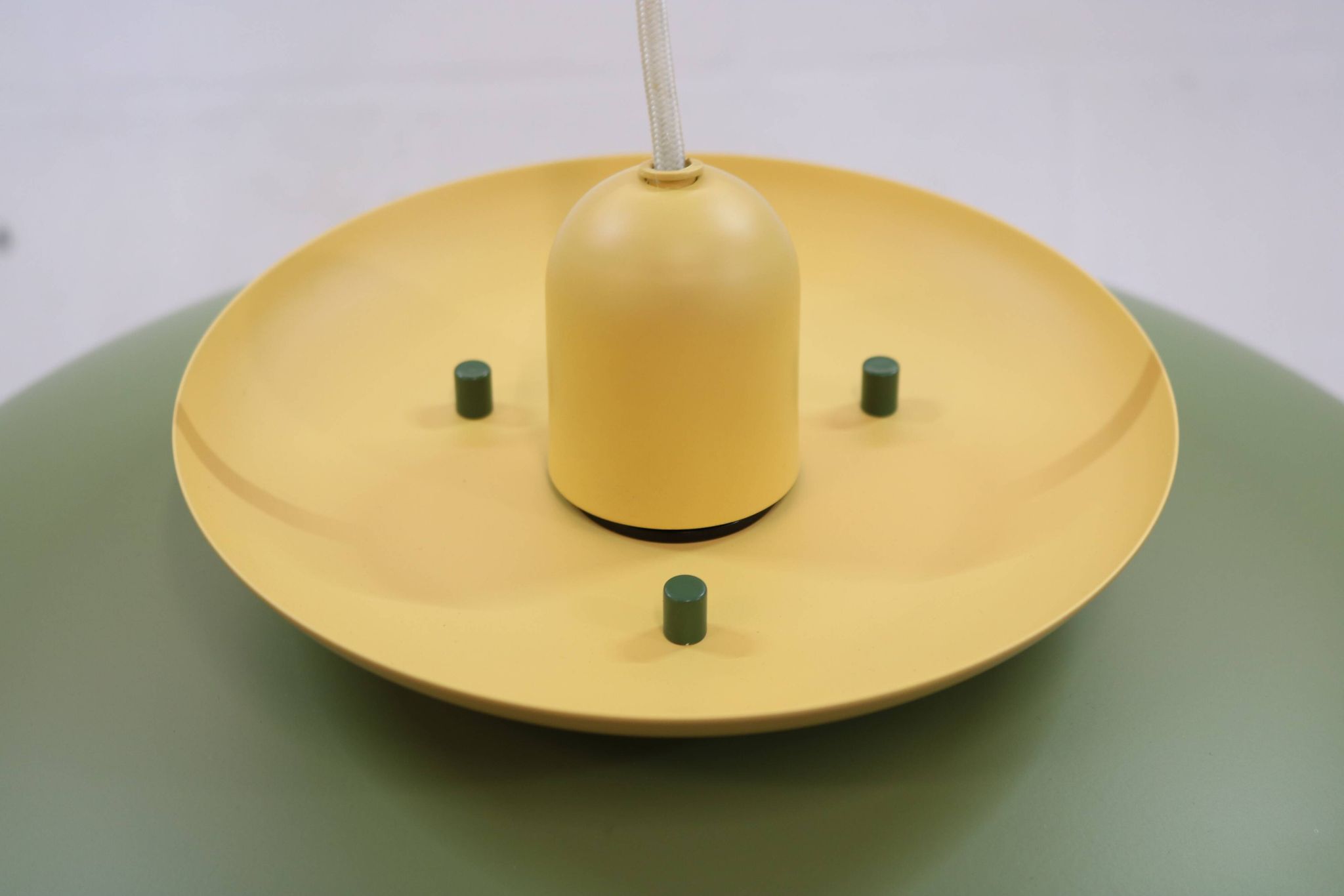 Lampe suspendue laquée verte vintage - Danemark 1980 -