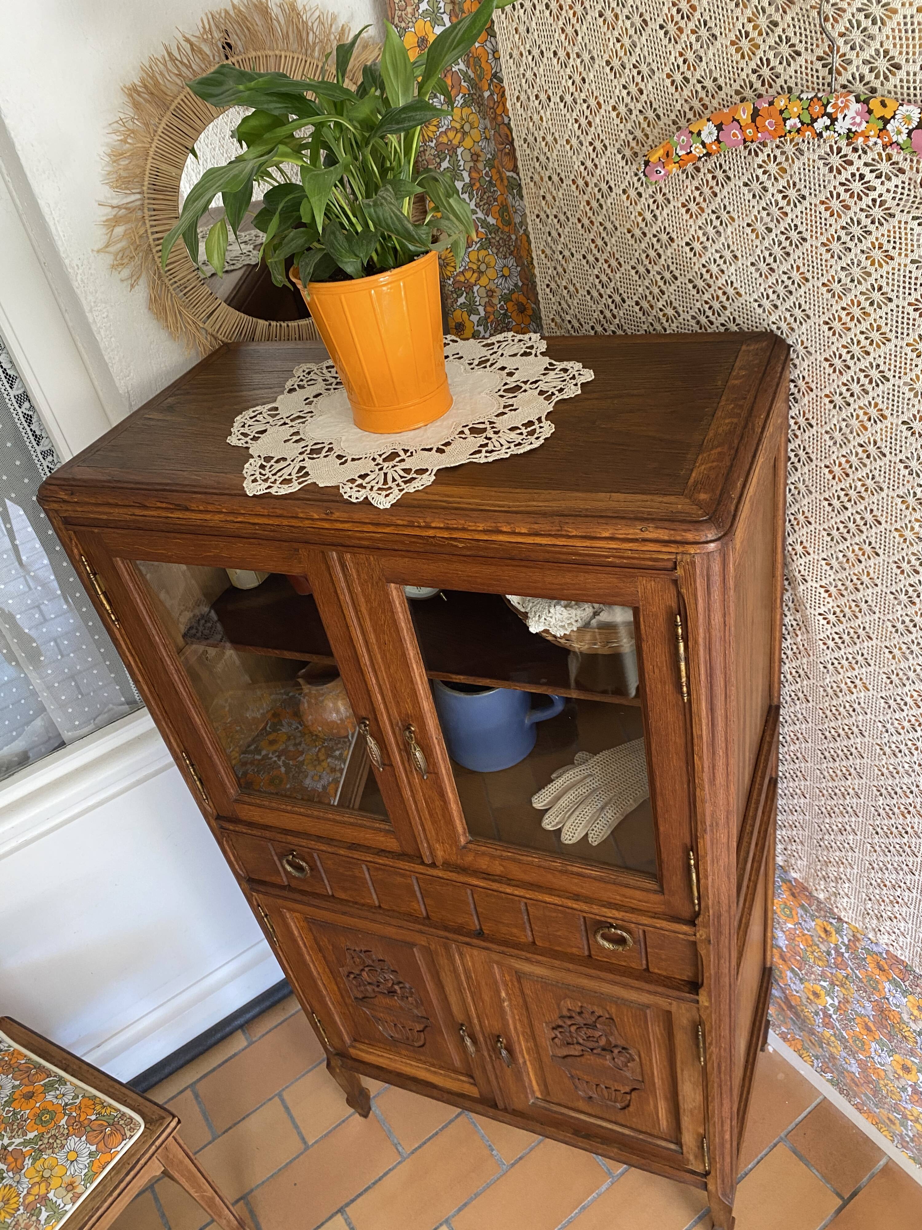 Old small glass display cabinet from the early 20th century.