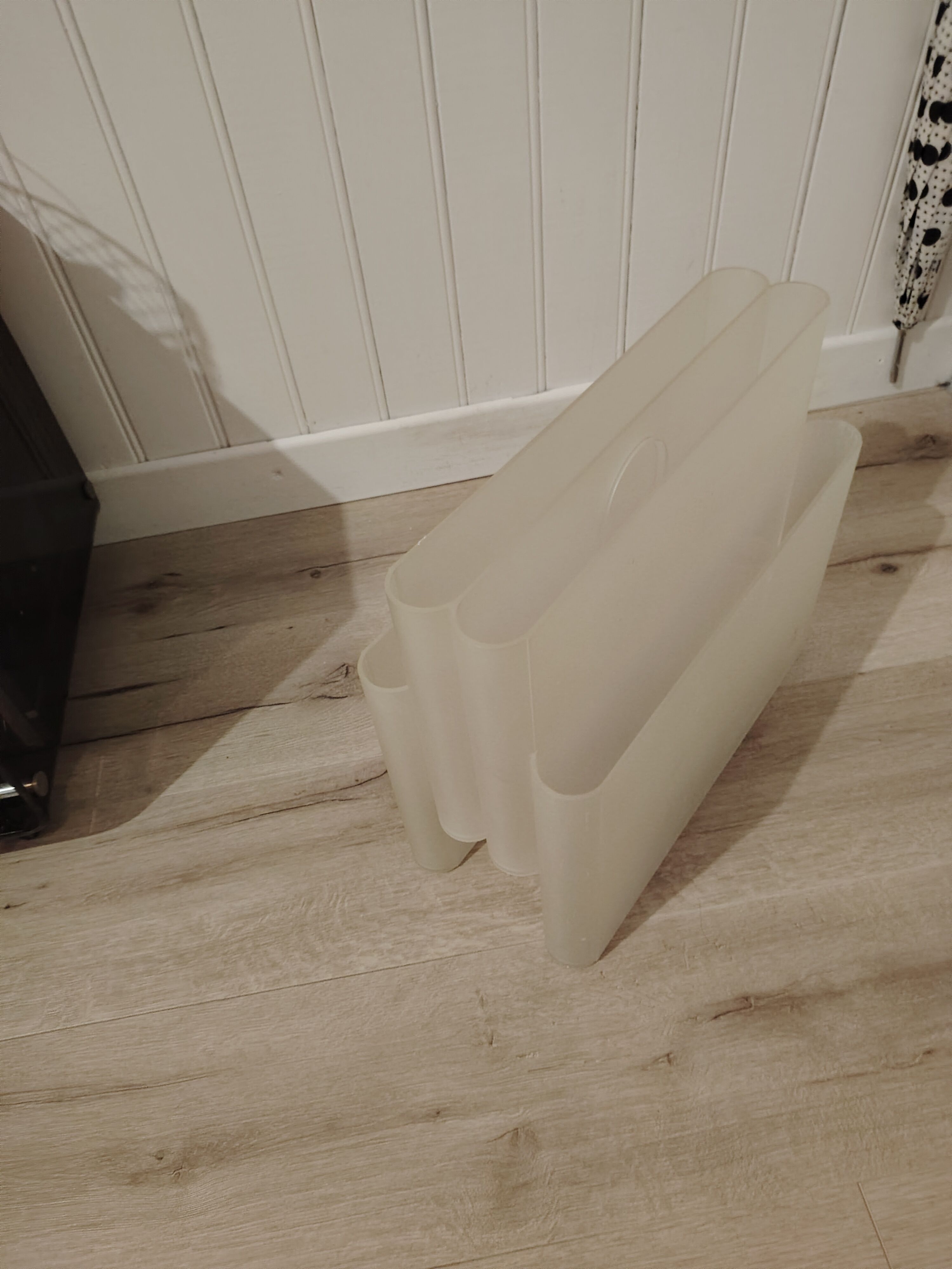 Kartell Giotto magazine rack stopinno opaque transparent