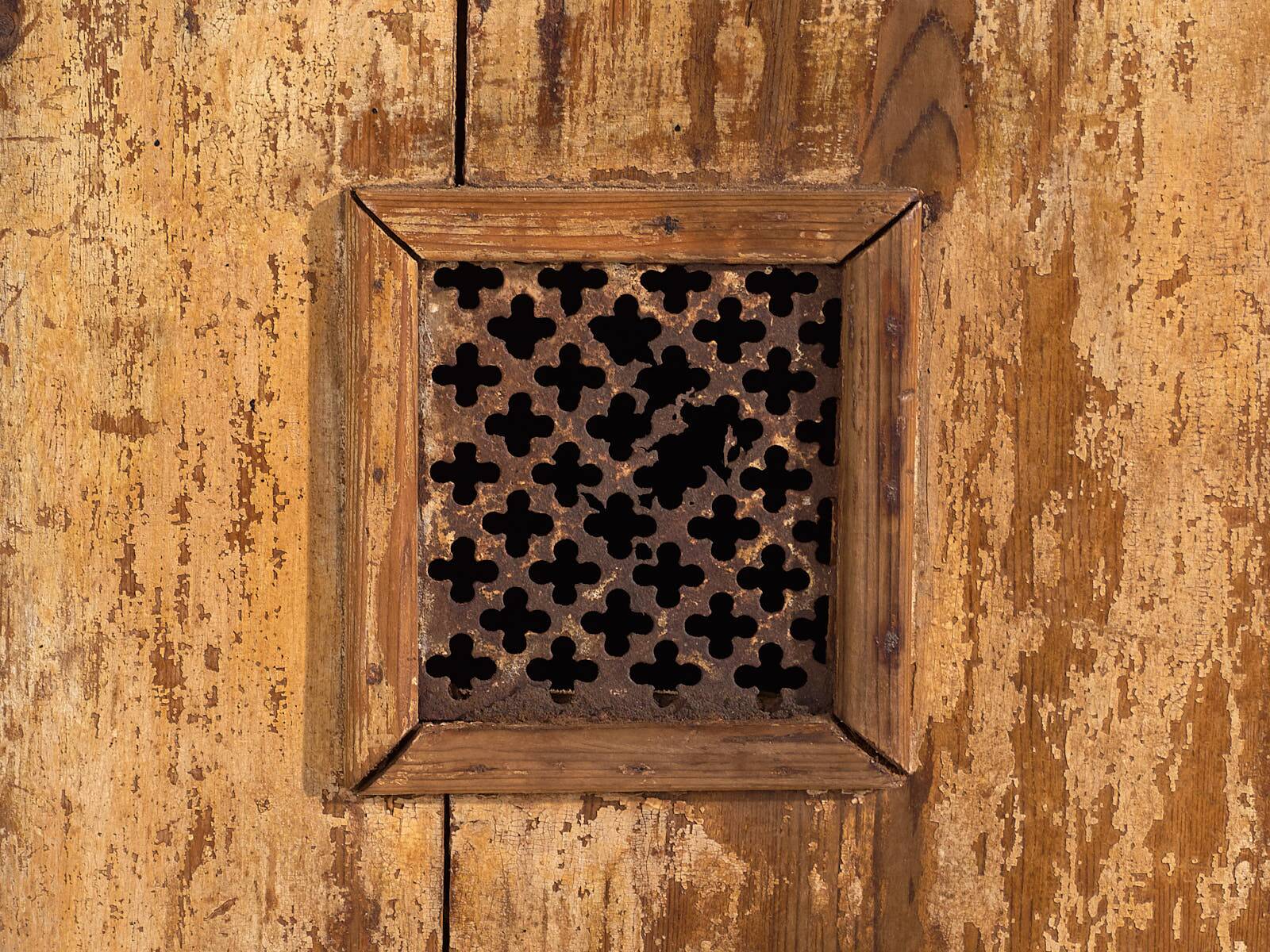 Antique kitchen cupboard (c.1920)