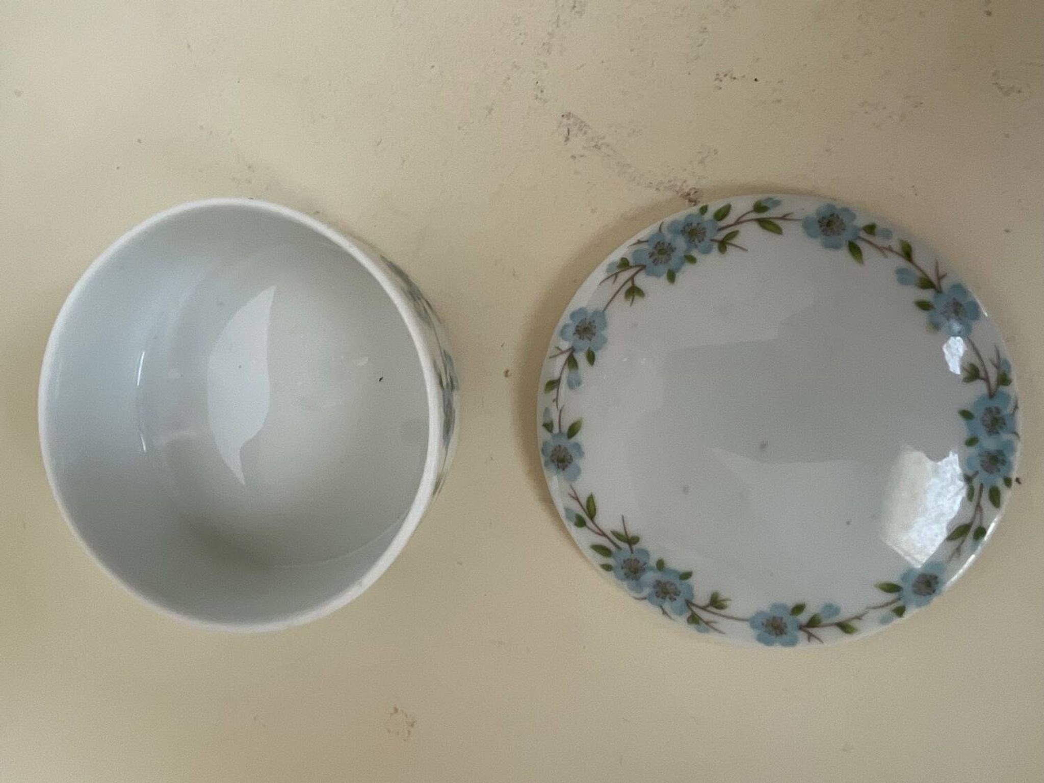 Bonbonnière en porcelaine