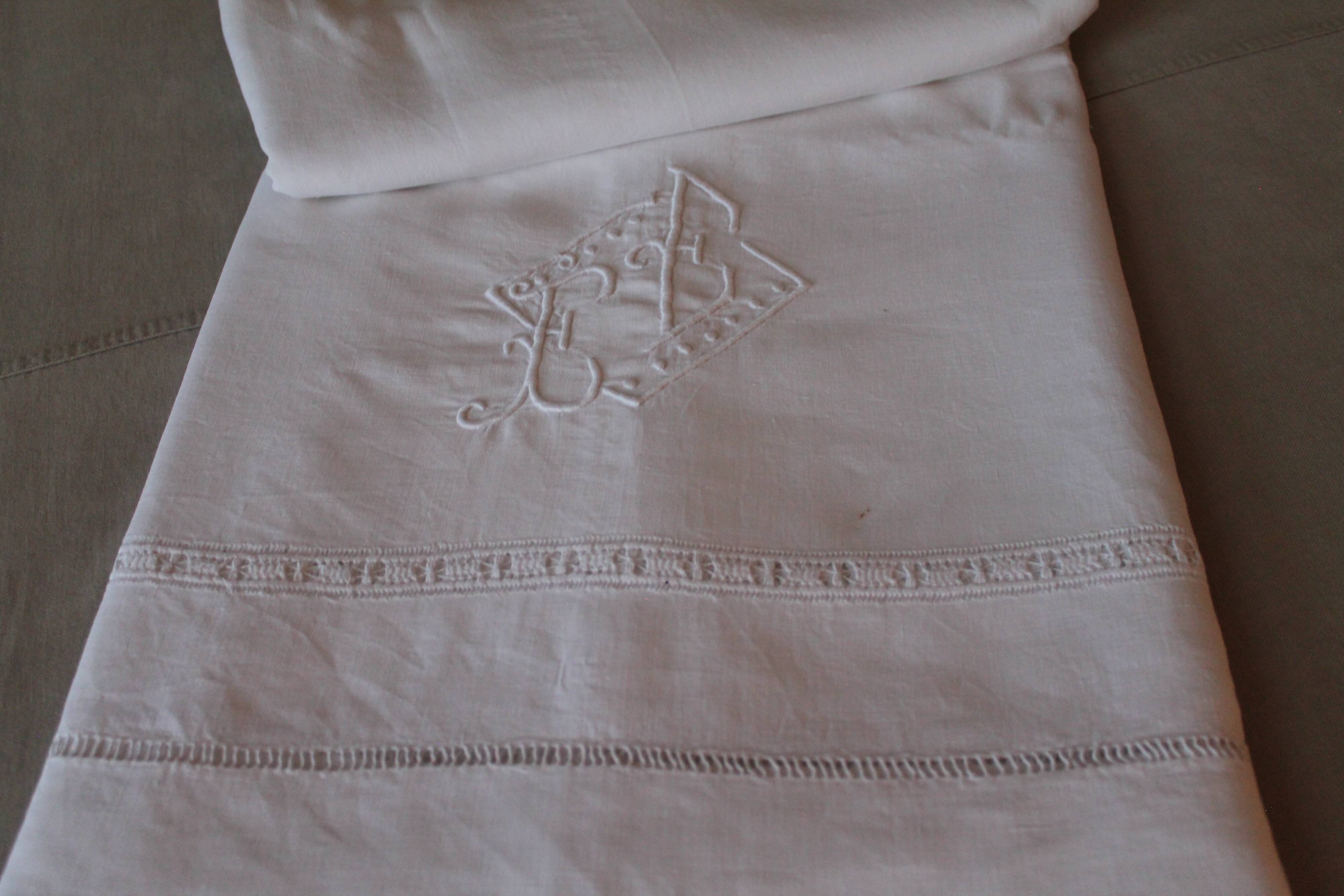 Drap ancien en lin début XXe monogrammé & brodé main
