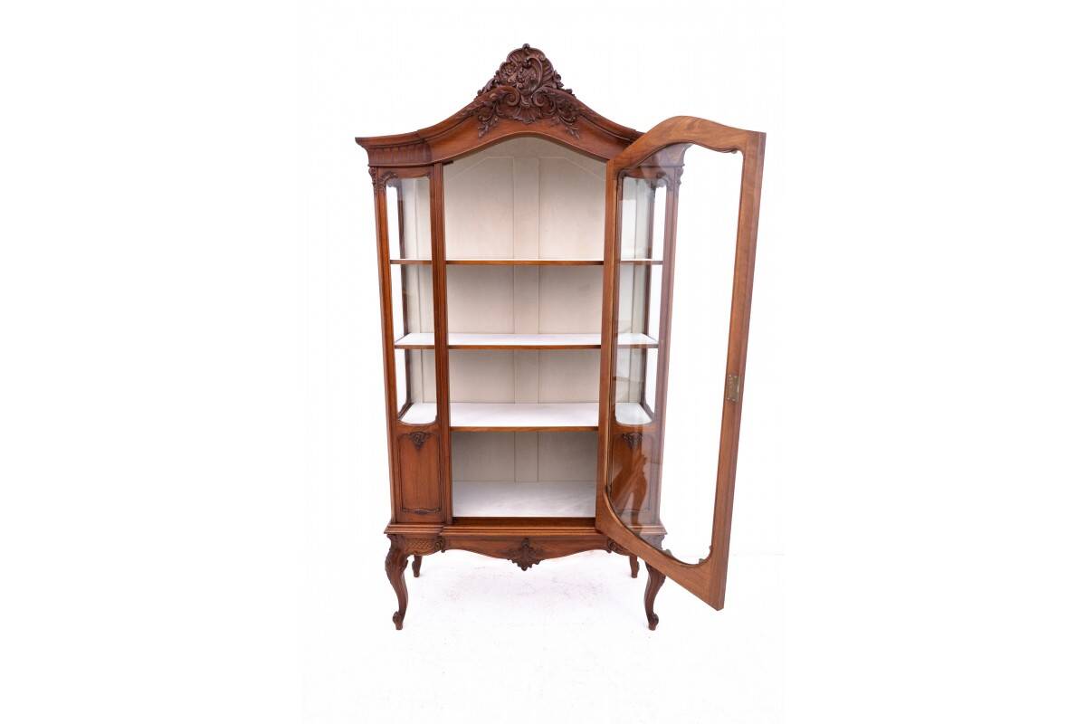 Exceptional display cabinet, Western Europe, France, circa 1910.