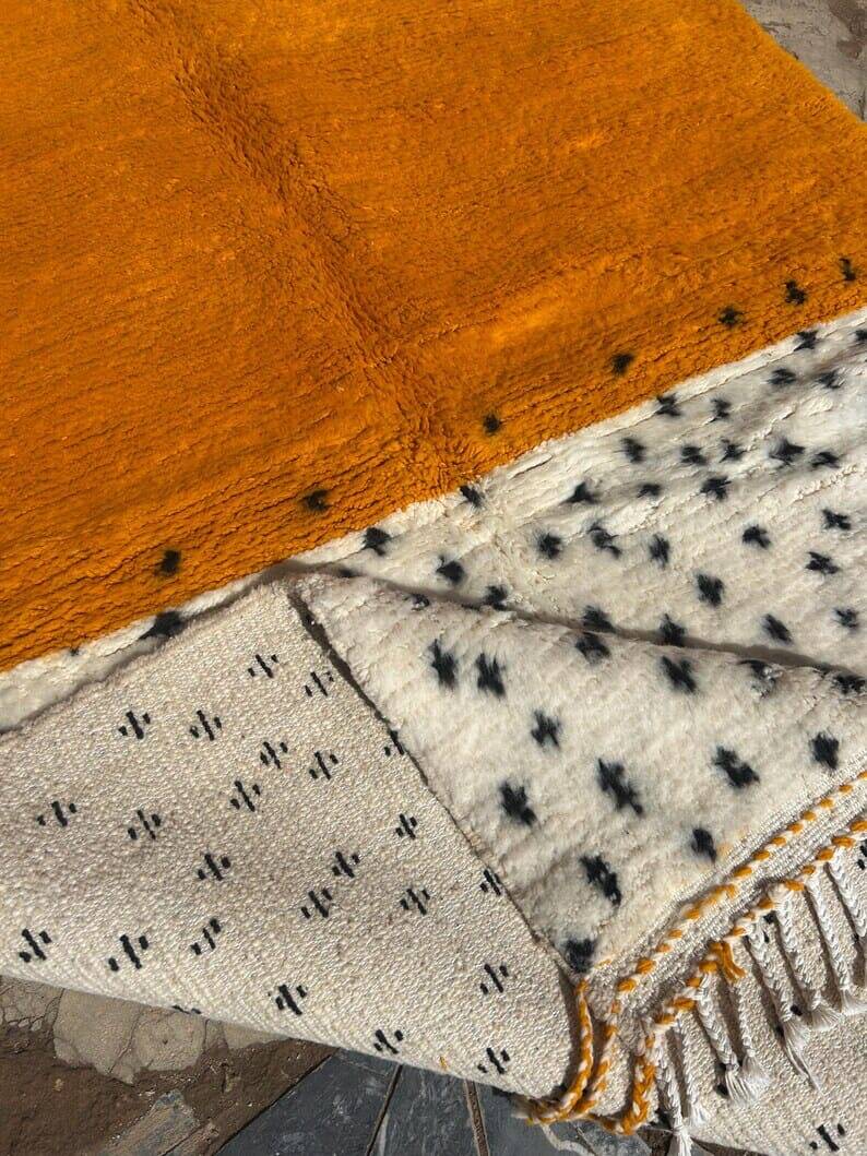 Handmade natural wool rug, size 100 x 200 cm